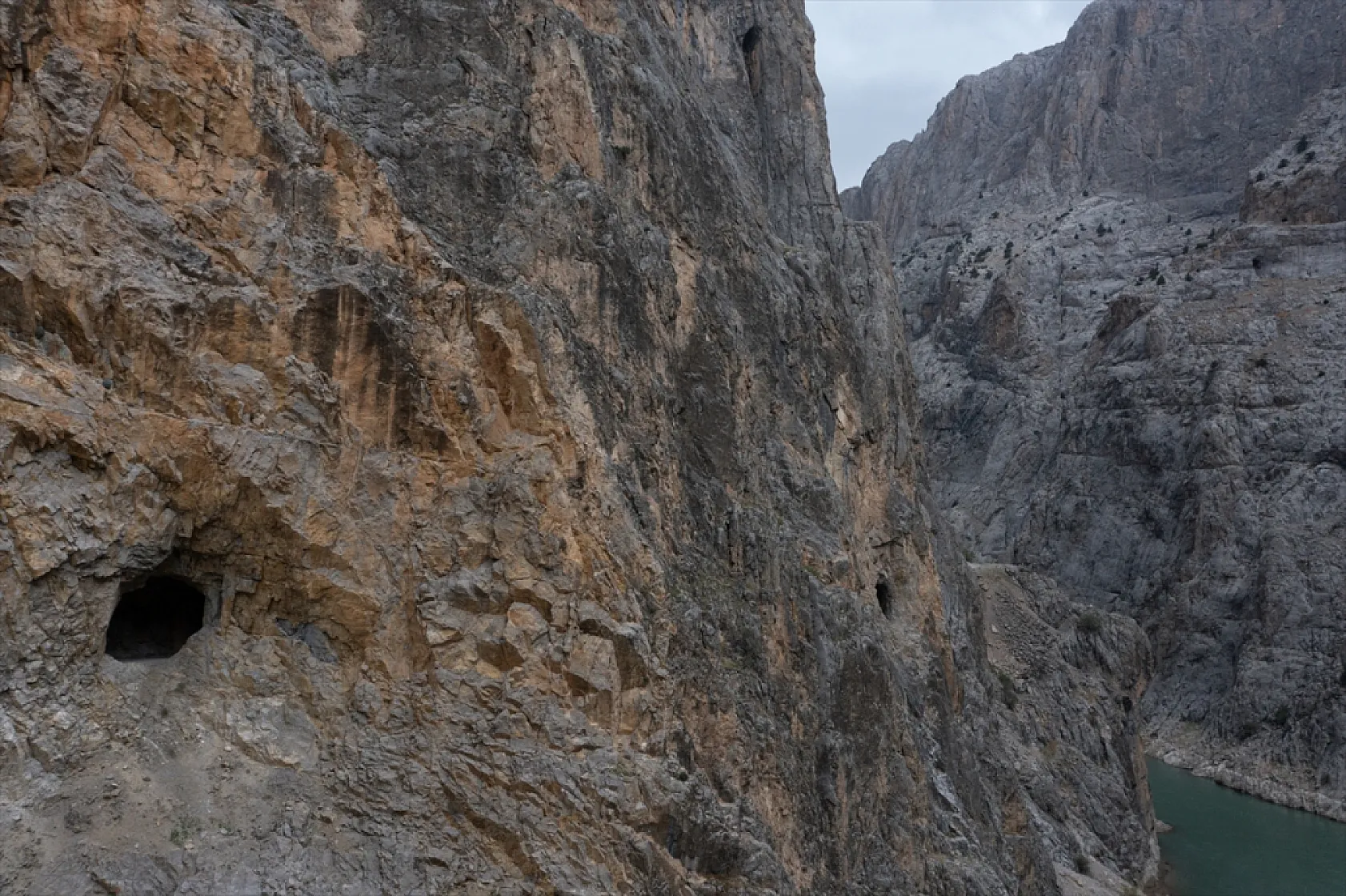Karanlık Kanyonu ziyaretçilerini büyülüyor