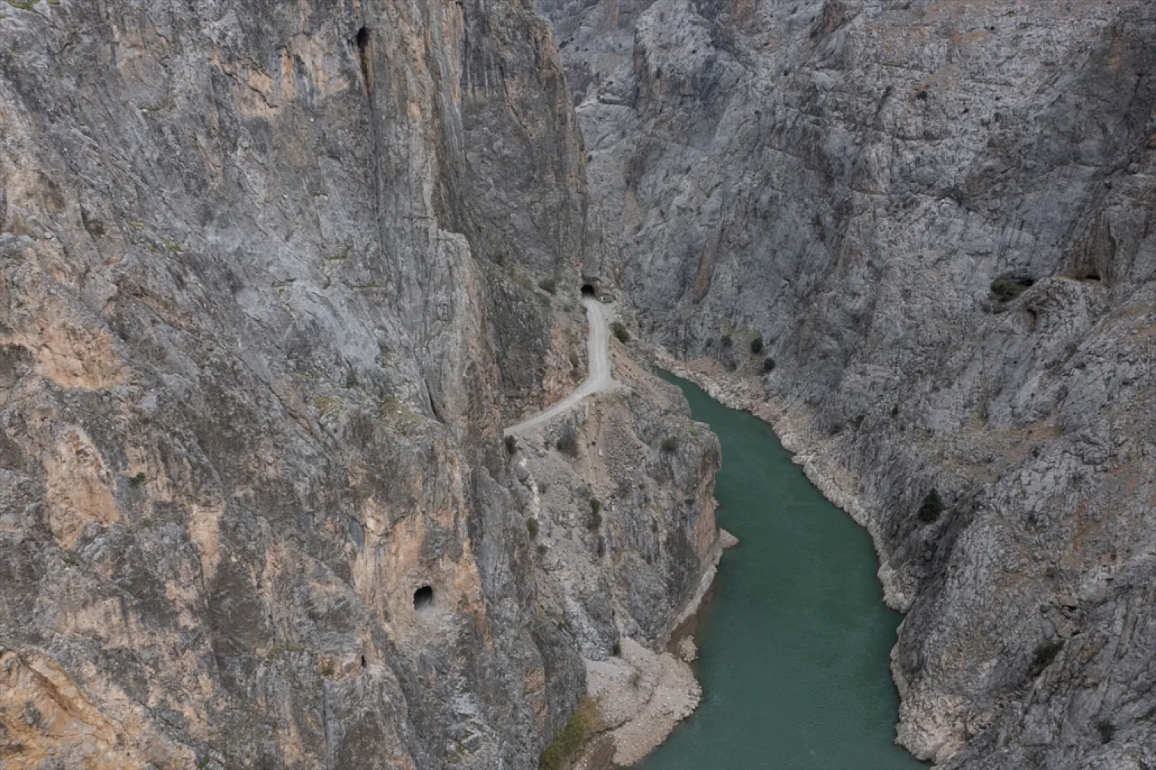 Karanlık Kanyonu ziyaretçilerini büyülüyor