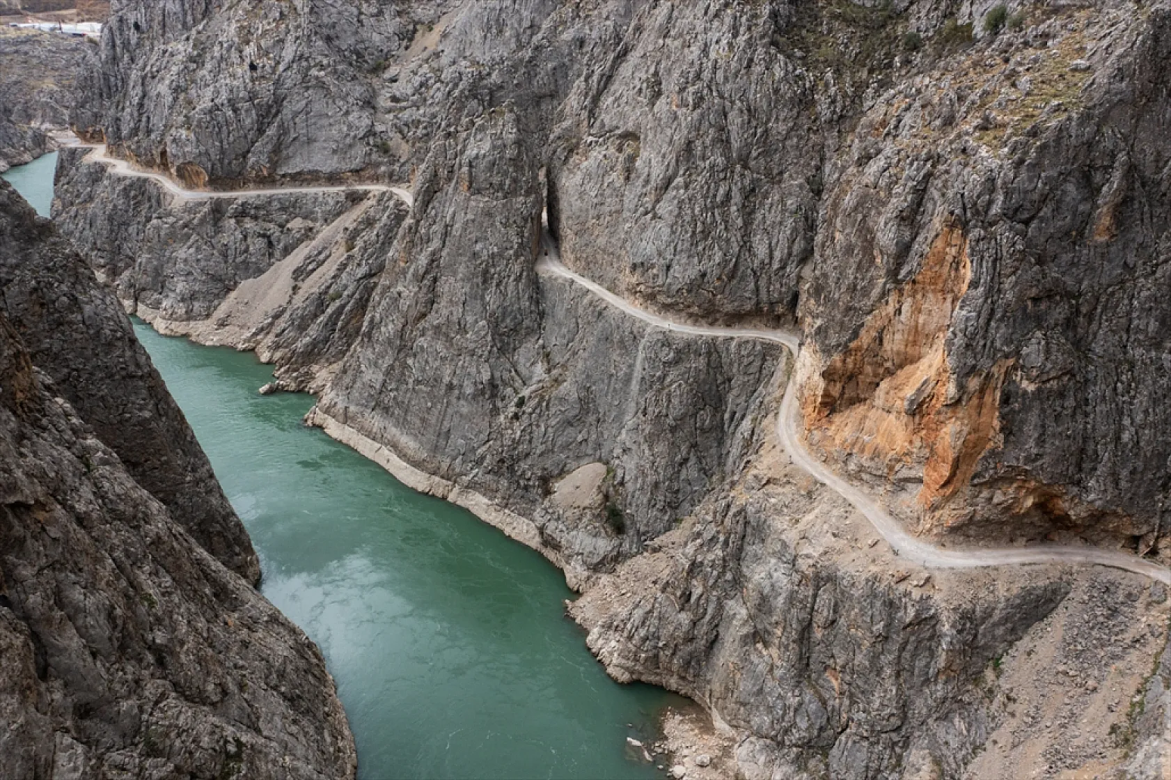 Karanlık Kanyonu ziyaretçilerini büyülüyor