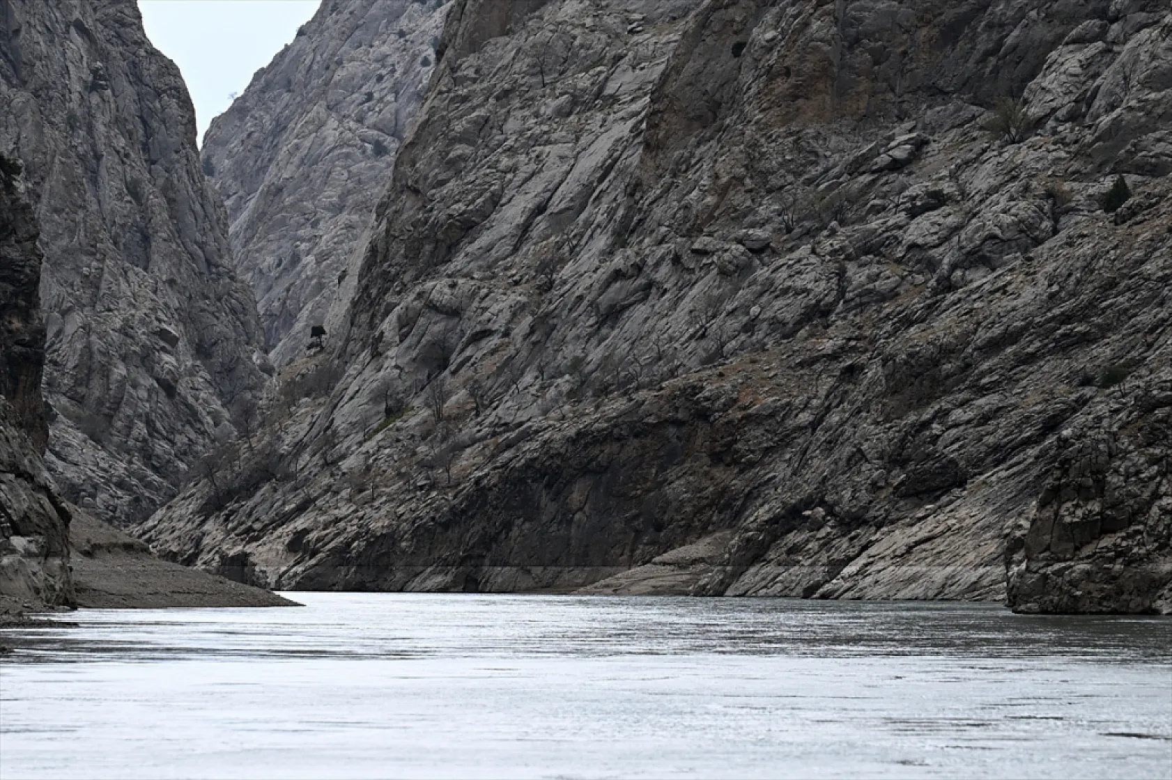 Karanlık Kanyonu ziyaretçilerini büyülüyor