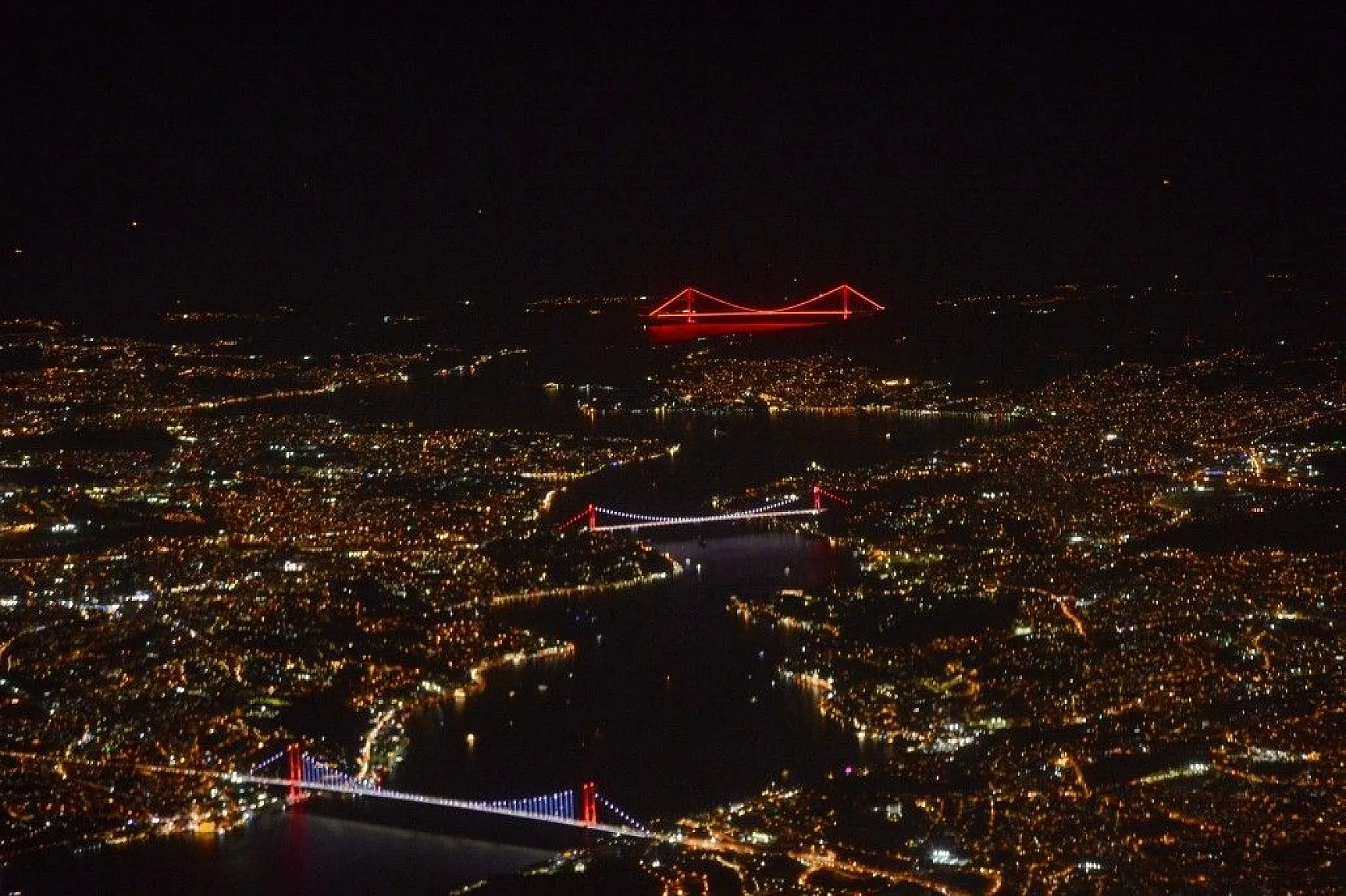 Işıl ışıl üçü bir arada