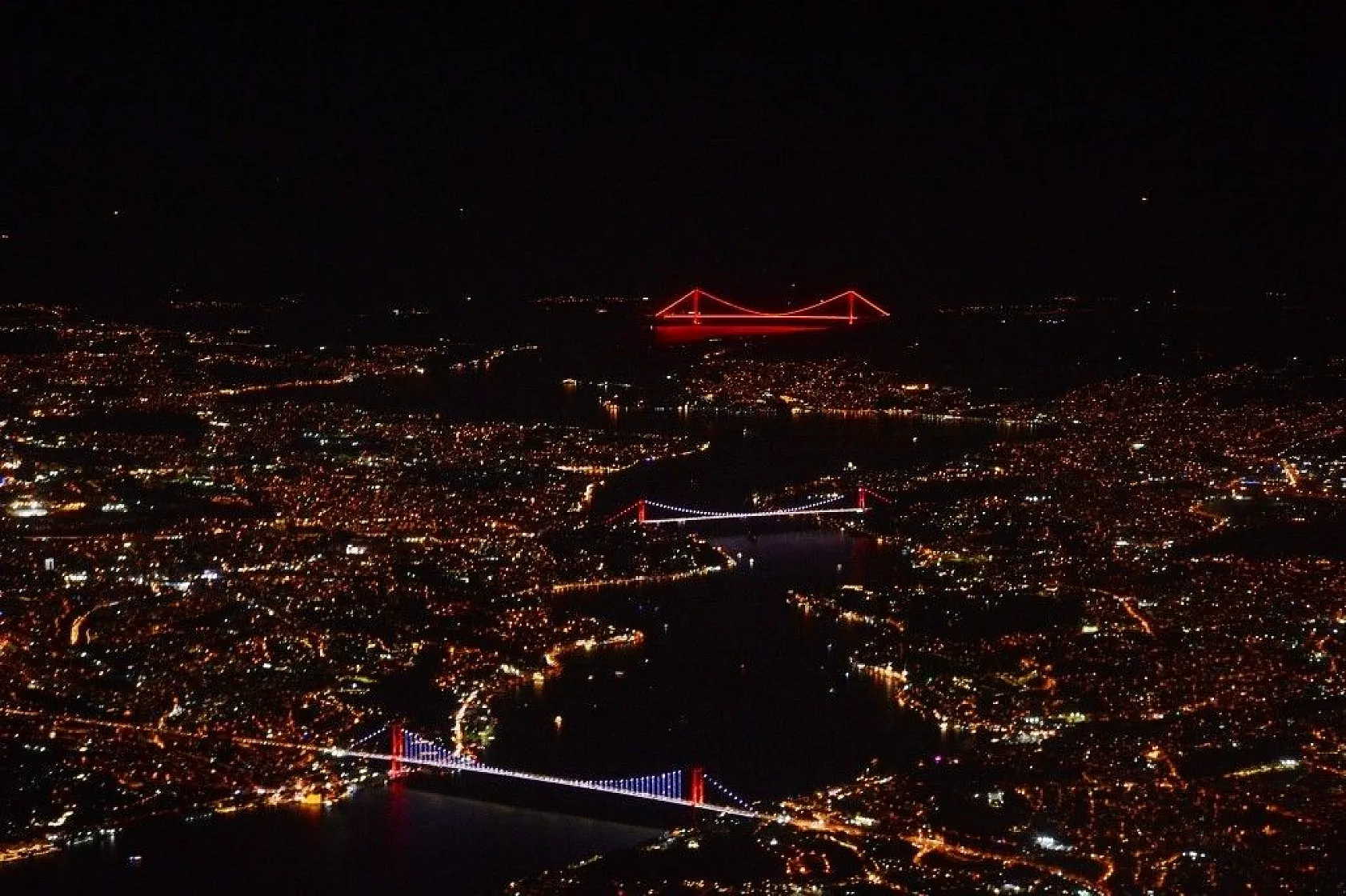 Işıl ışıl üçü bir arada