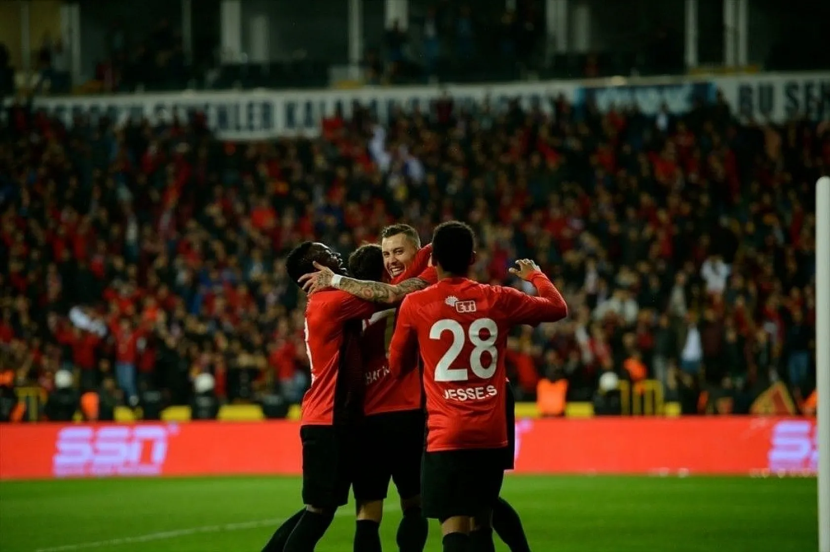 Eskişehirspor - Elazığspor maçından çok özel kareler