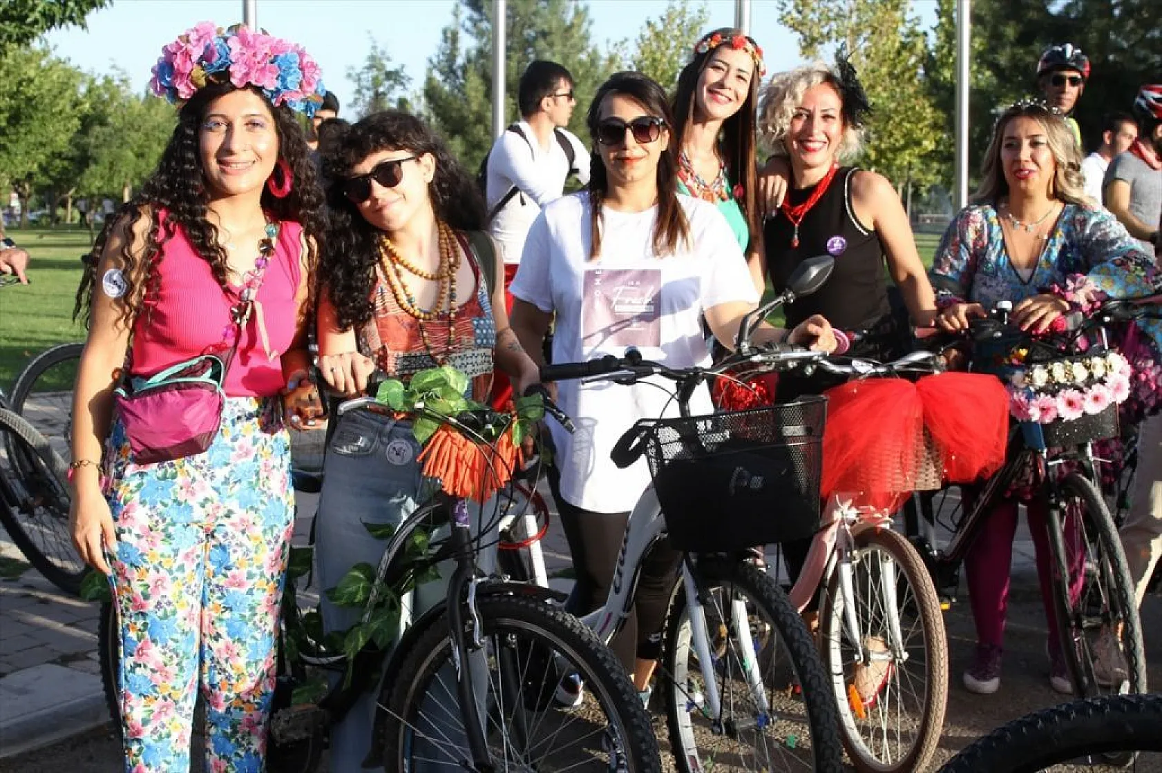 'Süslü Kadınlar' pedal çevirdi