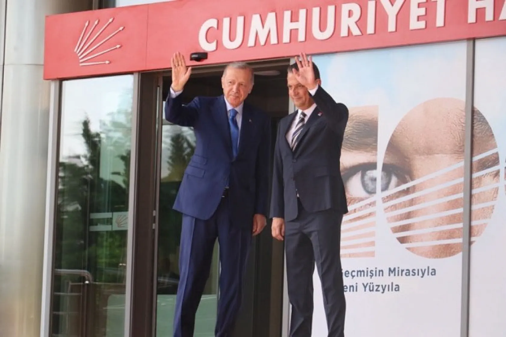 Cumhurbaşkanı Erdoğan 18 yıl sonra CHP'de