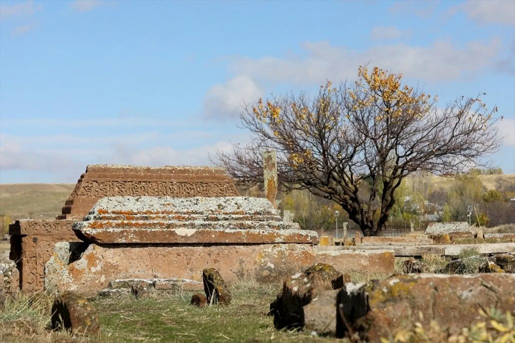 Dünyanın en büyük Türk İslam mezarlığı yeşille bütünleşecek