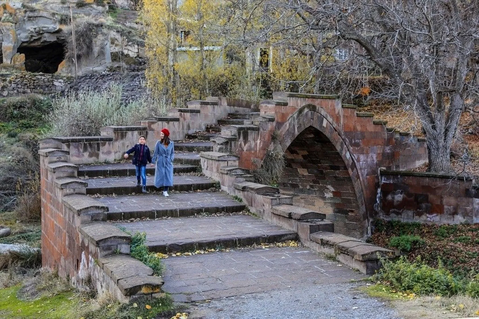 Dünyanın en büyük Türk İslam mezarlığı yeşille bütünleşecek
