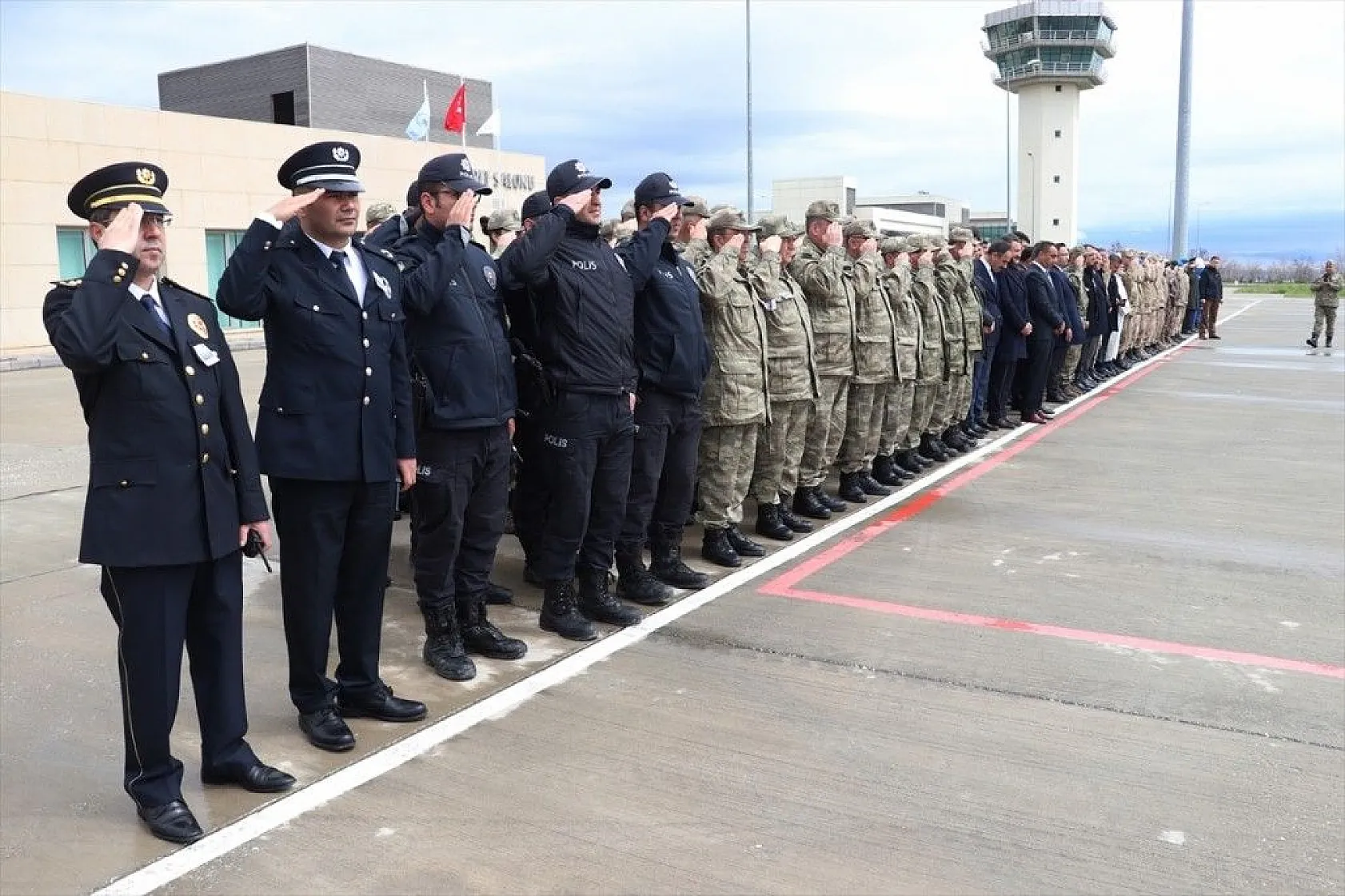 Şehit asker törenle memleketine uğurlandı