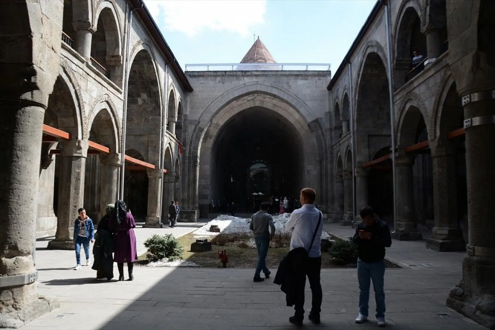 Selçuklu'nun eşsiz eserlerine ziyaretçi akını