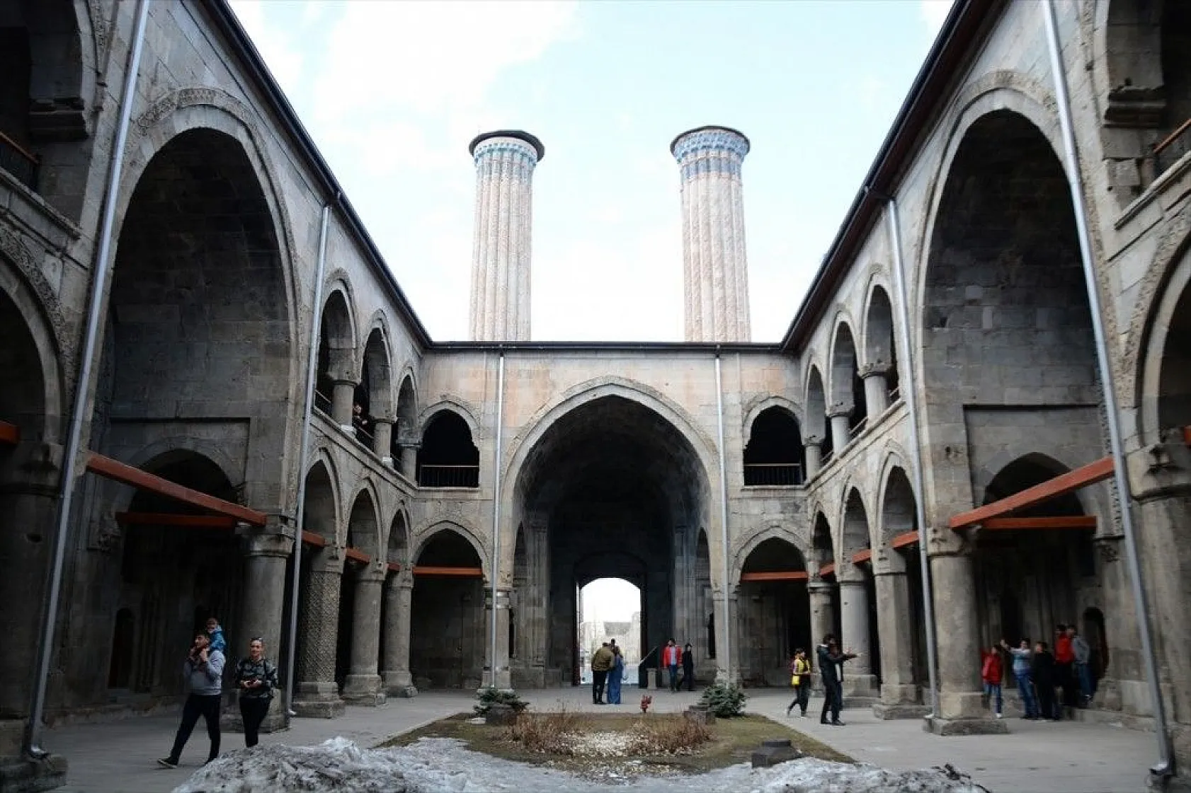 Selçuklu'nun eşsiz eserlerine ziyaretçi akını