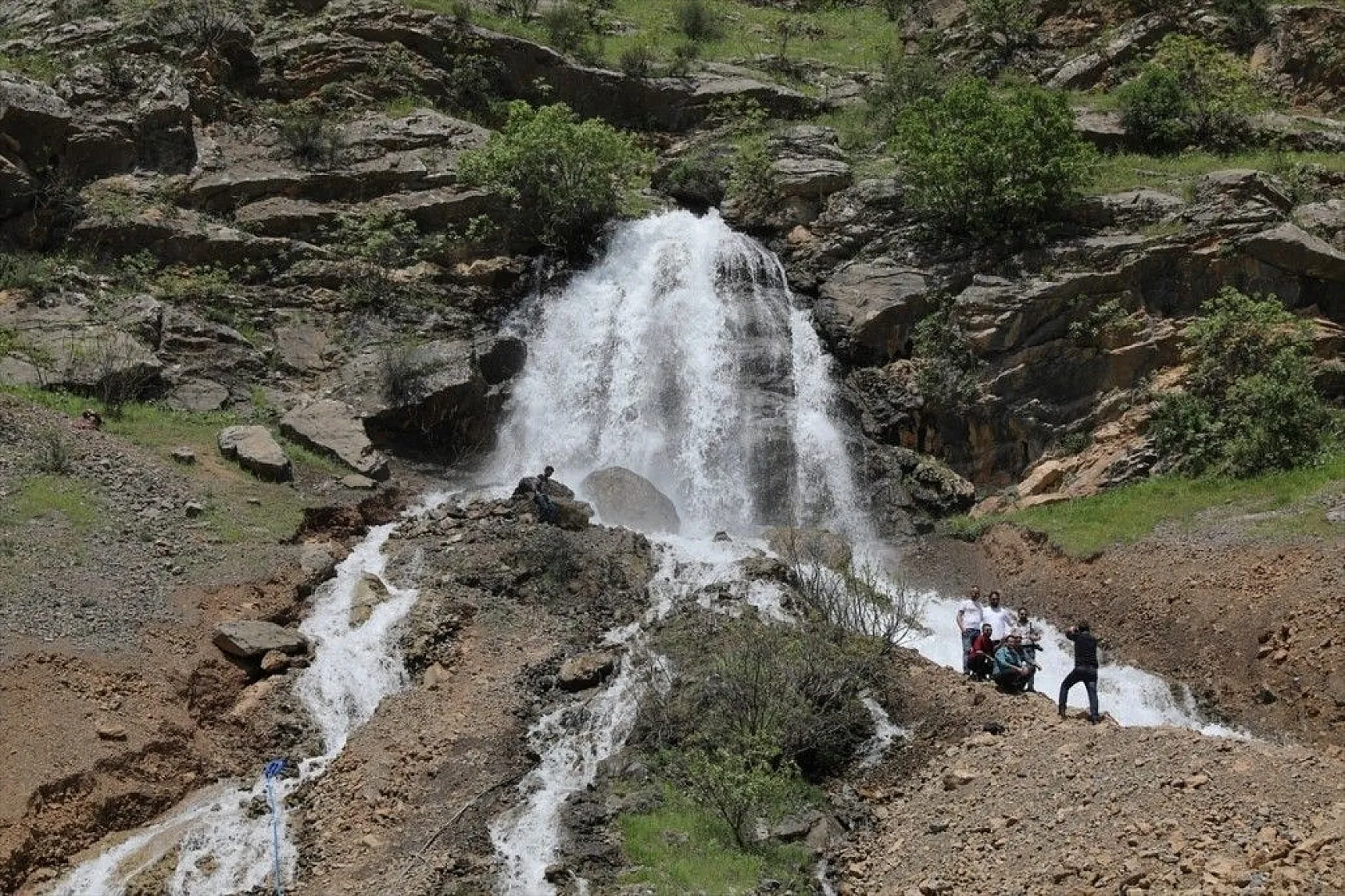 'Beyaz Su Şelalesi' güzelliğiyle hayran bırakıyor