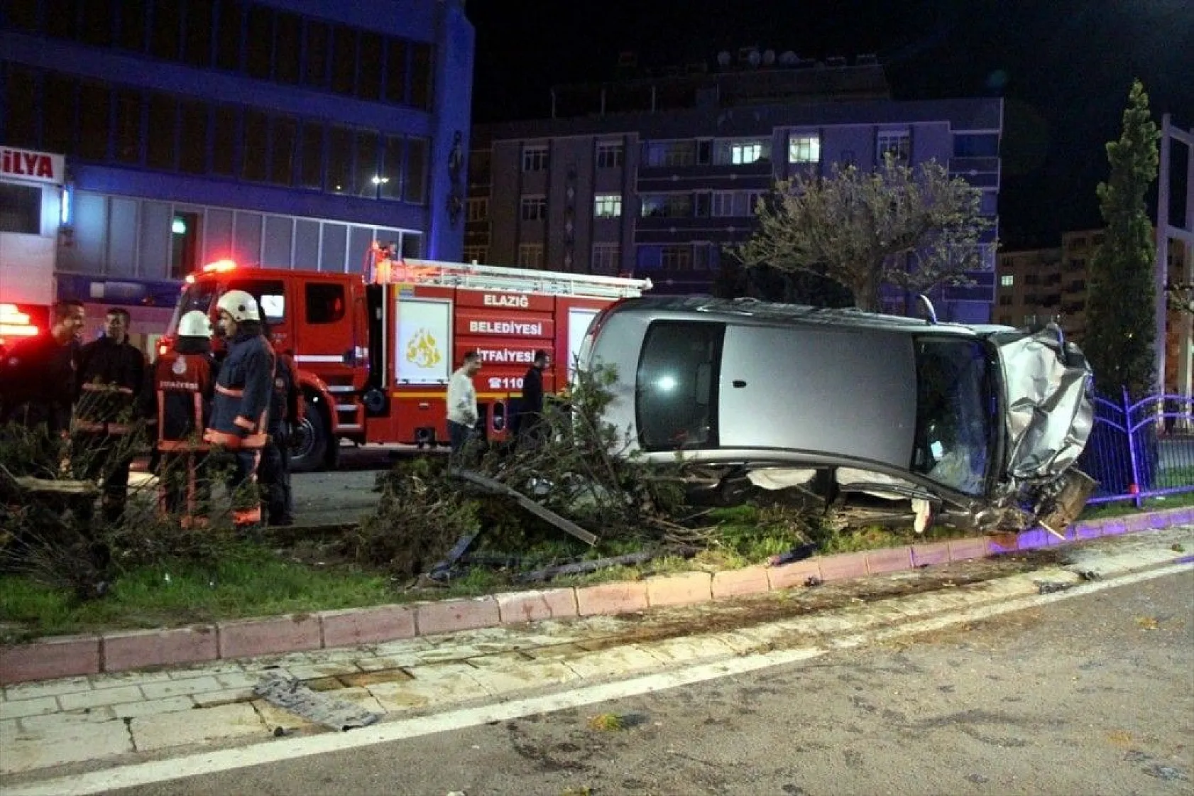 Gece yarısı olan feci kazadan fotoğraflar