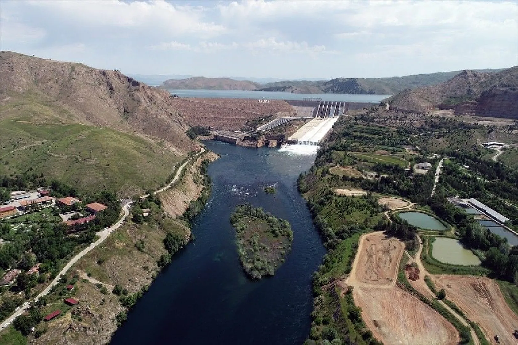 Keban Barajı'ndan muhteşem manzara