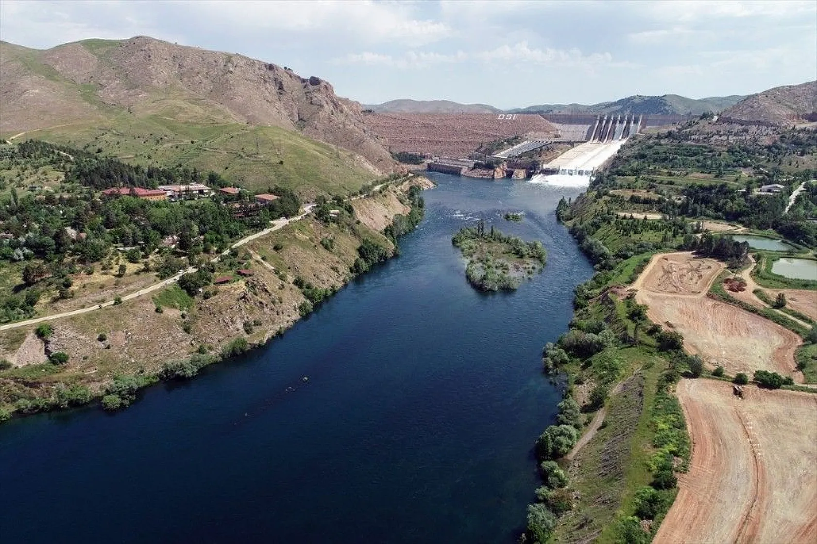 Keban Barajı'ndan muhteşem manzara