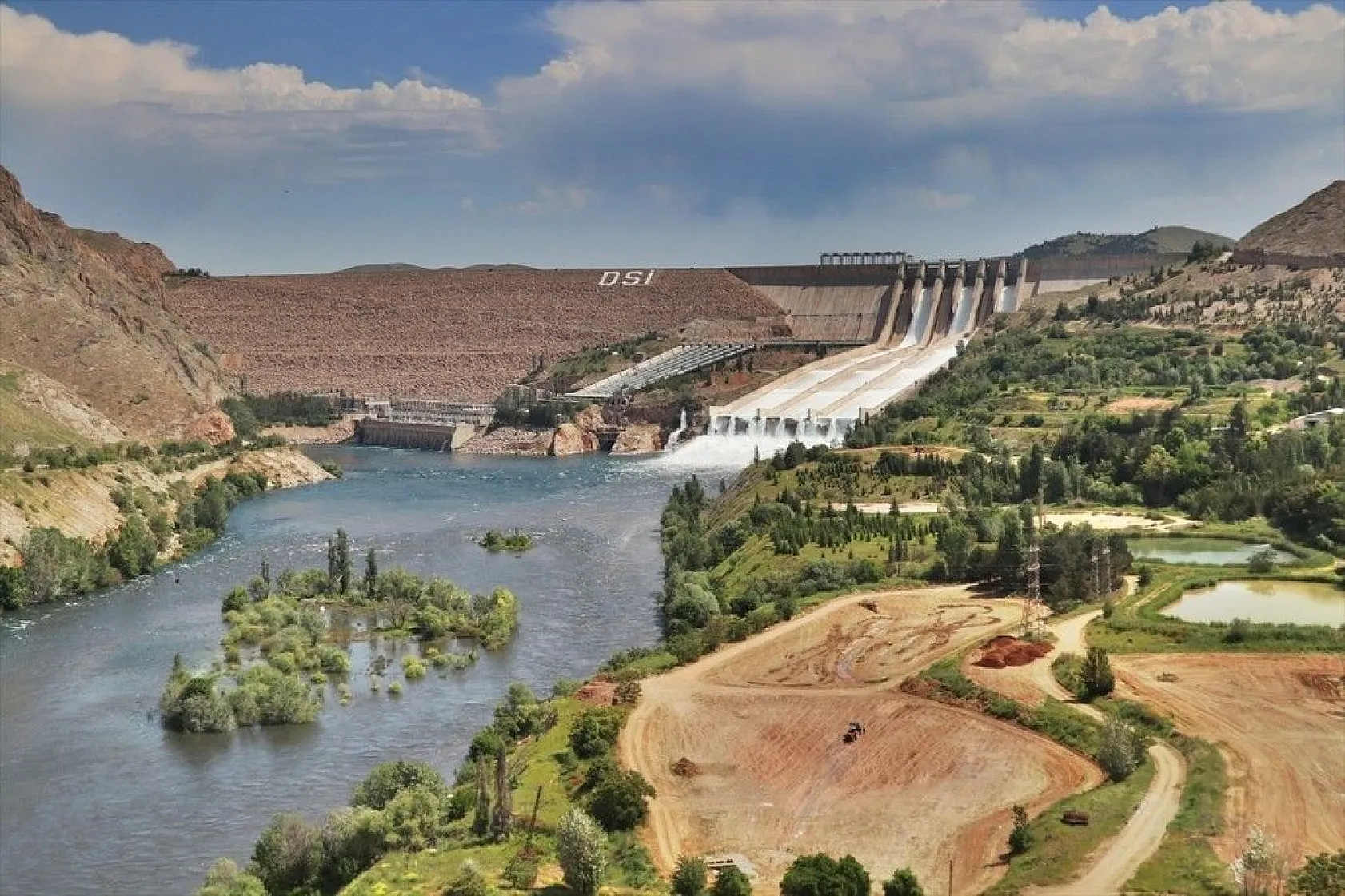 Keban Barajı'ndan muhteşem manzara