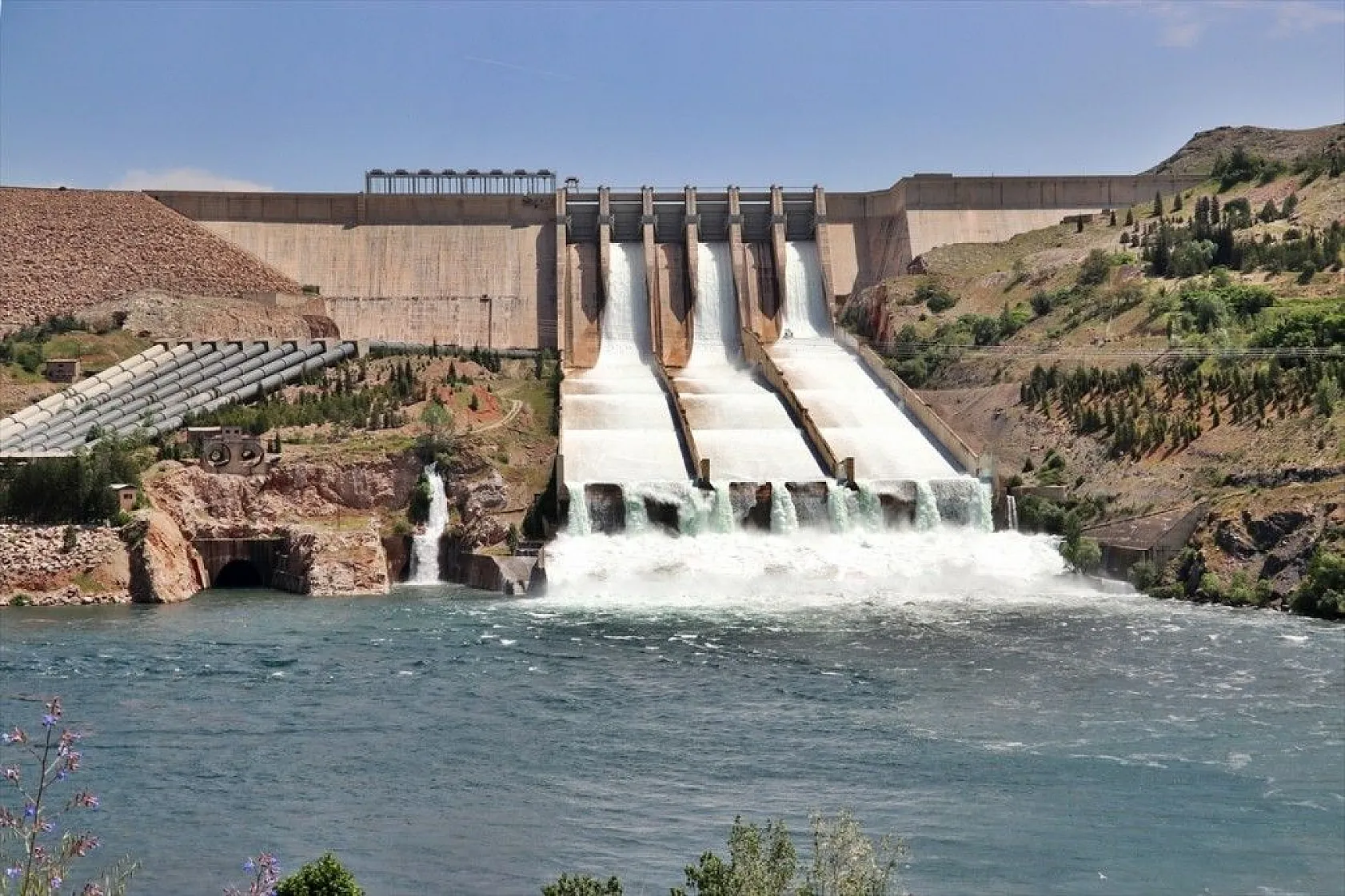 Keban Barajı'ndan muhteşem manzara