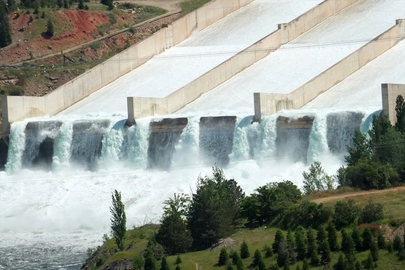 Keban Barajı'ndan muhteşem manzara