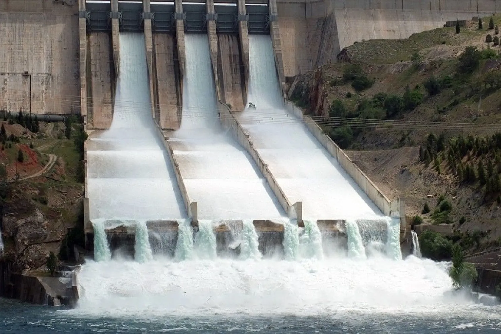 Keban Barajı'ndan muhteşem manzara