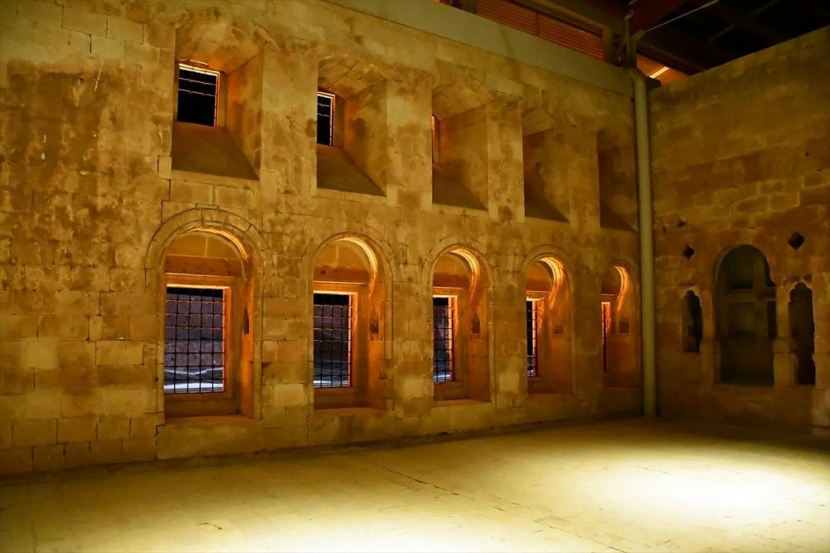 İshak Paşa Sarayı ışıl ışıl