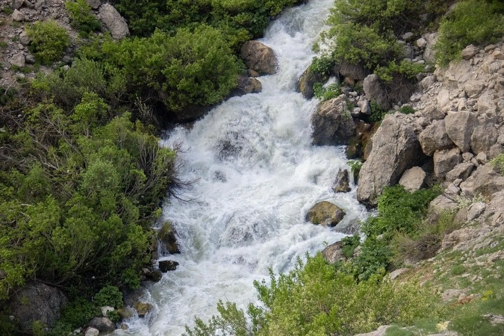 Mercan Vadisi'nin buzul gölleri yazın başka güzel