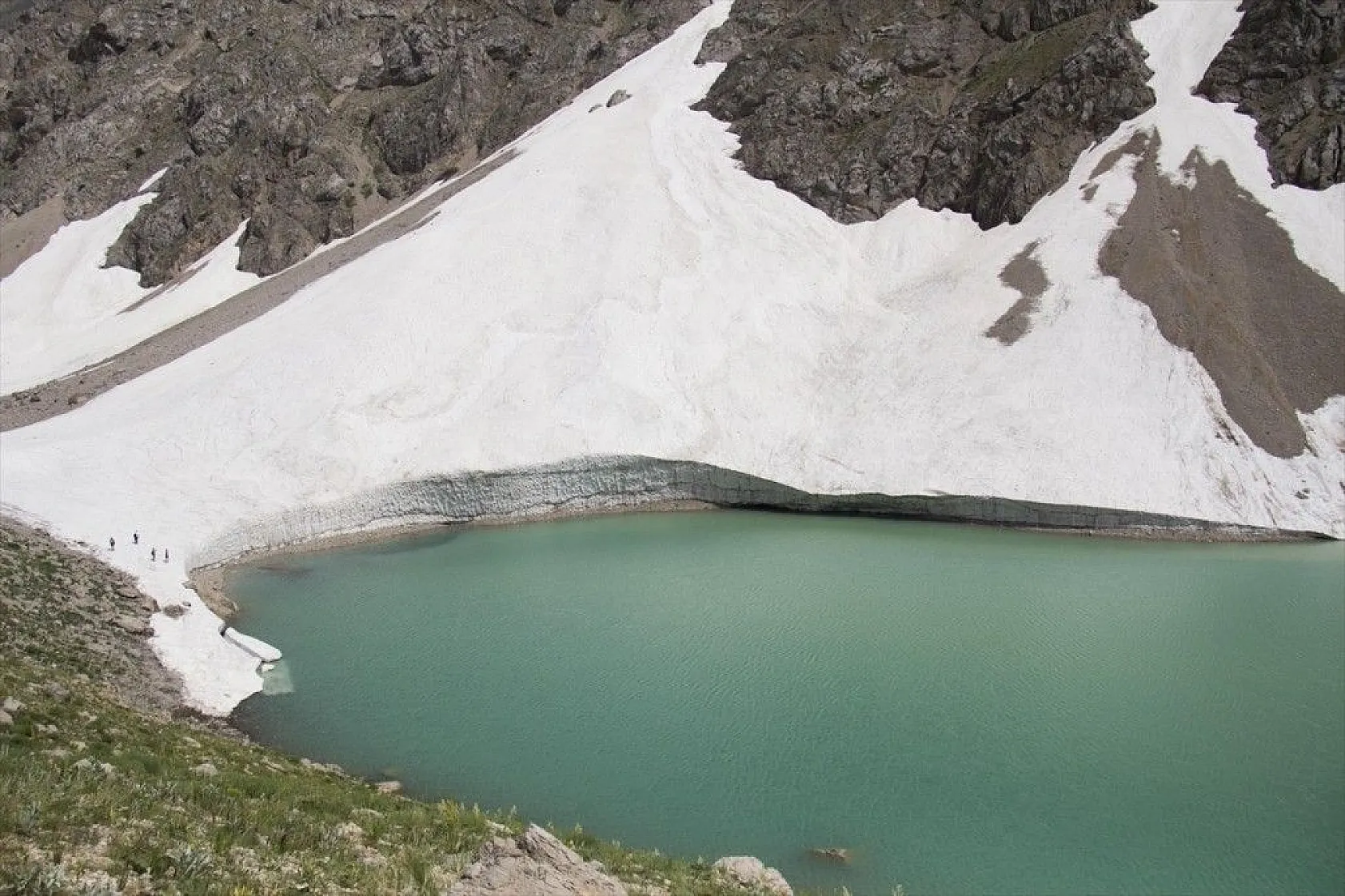Mercan Vadisi'nin buzul gölleri yazın başka güzel
