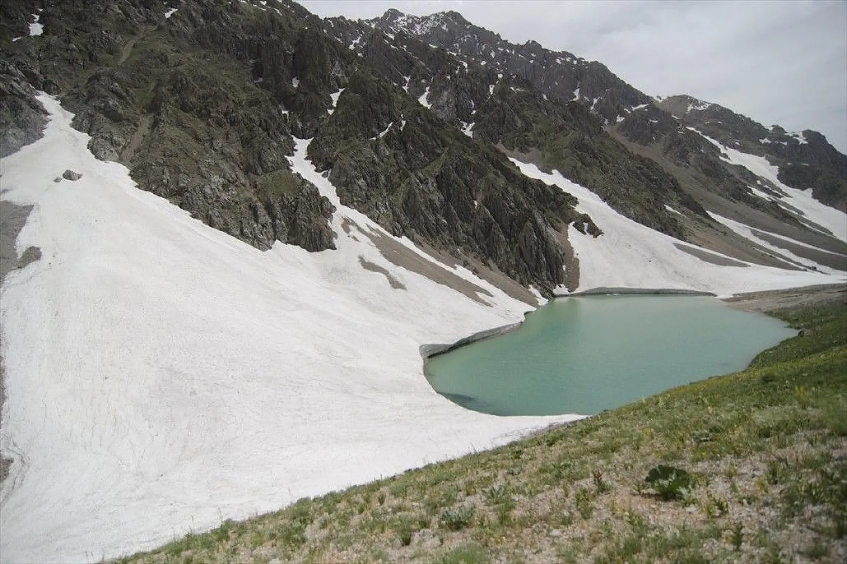 Mercan Vadisi'nin buzul gölleri yazın başka güzel