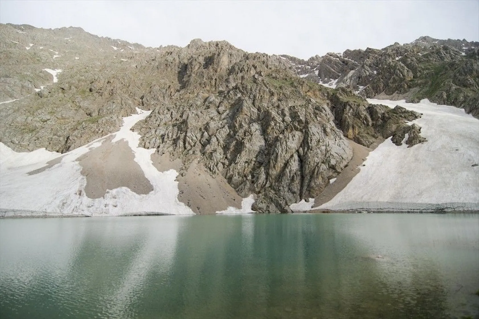 Mercan Vadisi'nin buzul gölleri yazın başka güzel