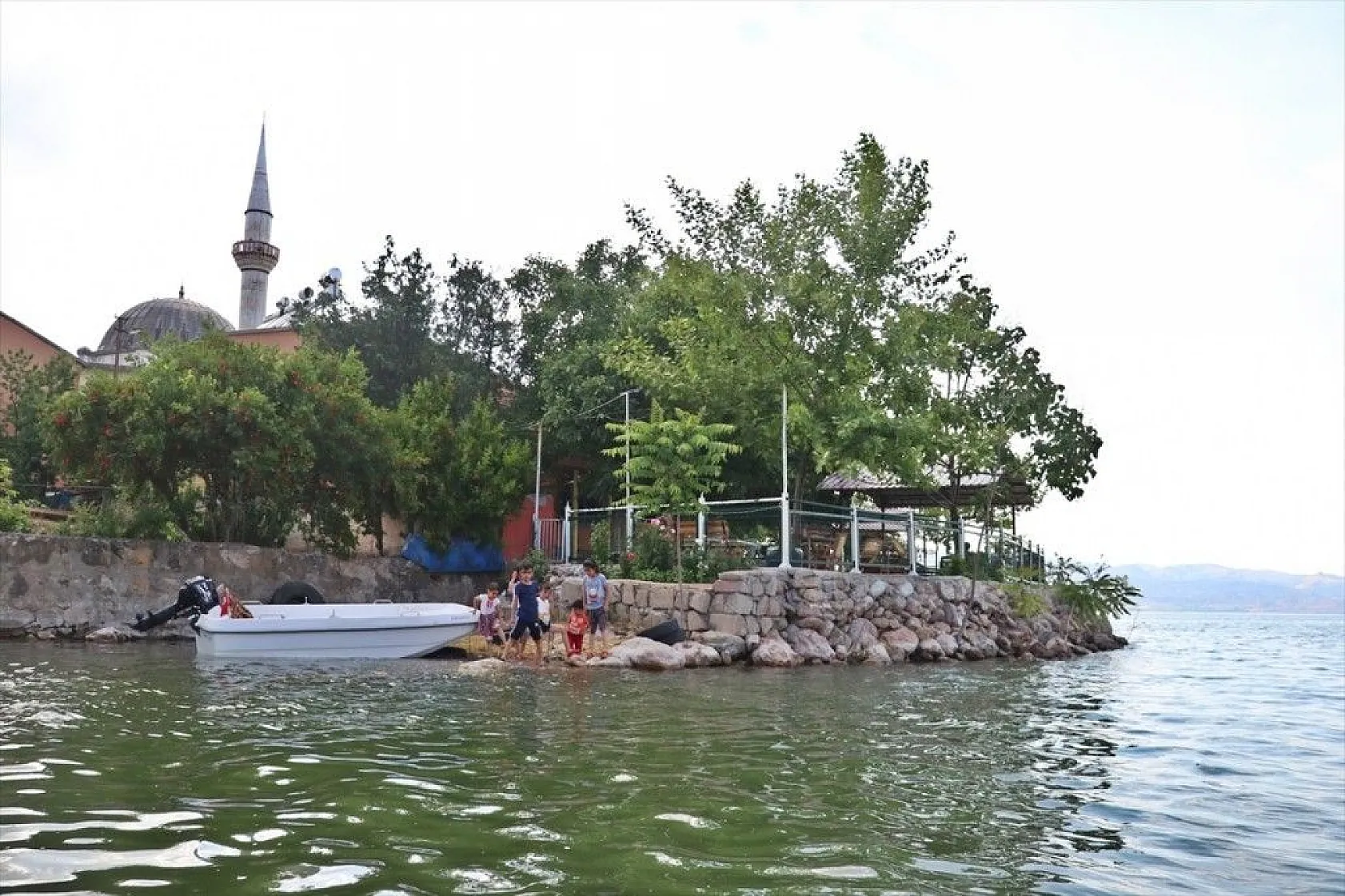 Aşağı İçme köyü doğal güzelliğiyle ilgi görüyor