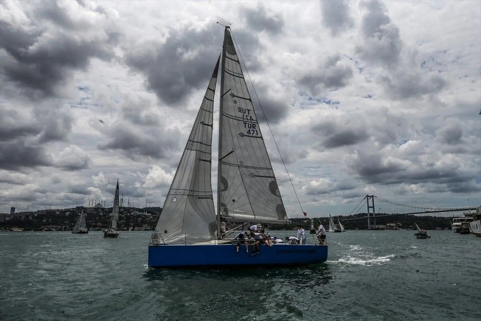 İstanbul Boğazı'nda yelken şöleni