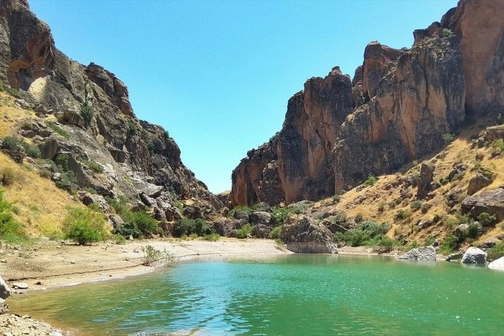 Saklıkapı ve Karaleylek kanyonları doğa tutkunlarını cezbediyor