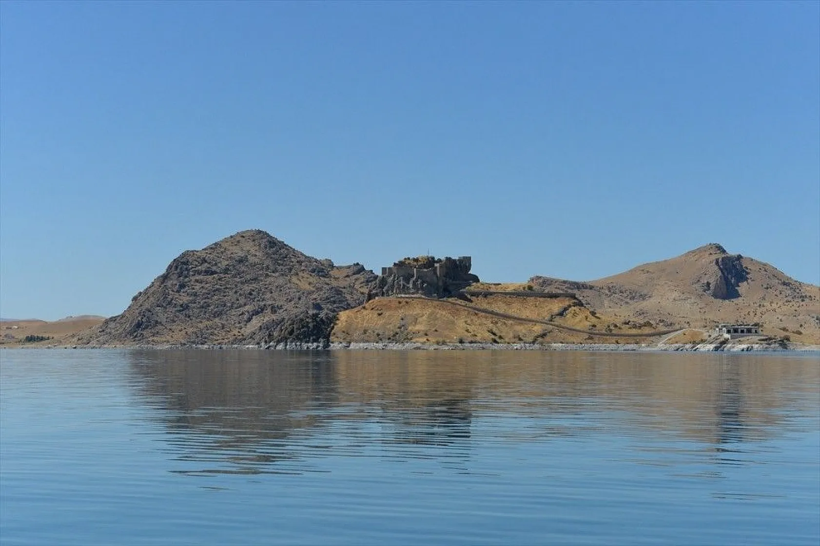 Tarihi Pertek Kalesi turistlerin uğrak yeri olacak