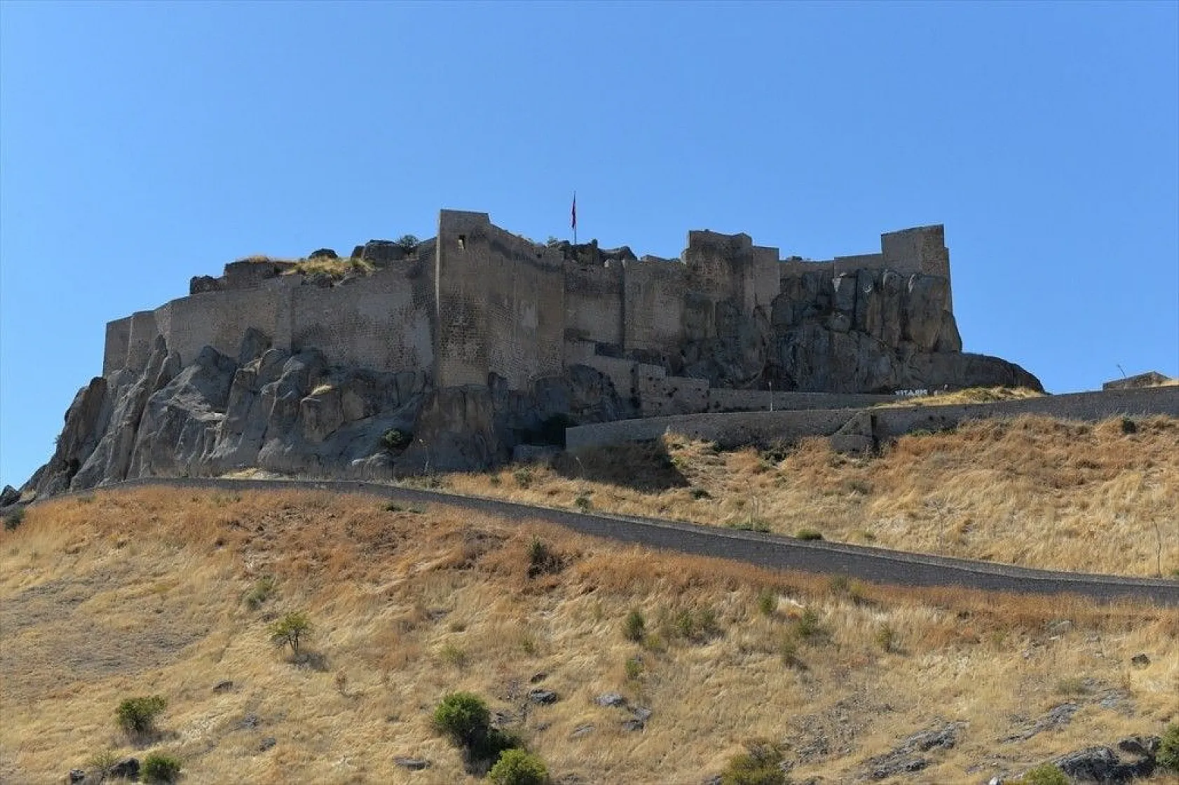 Tarihi Pertek Kalesi turistlerin uğrak yeri olacak