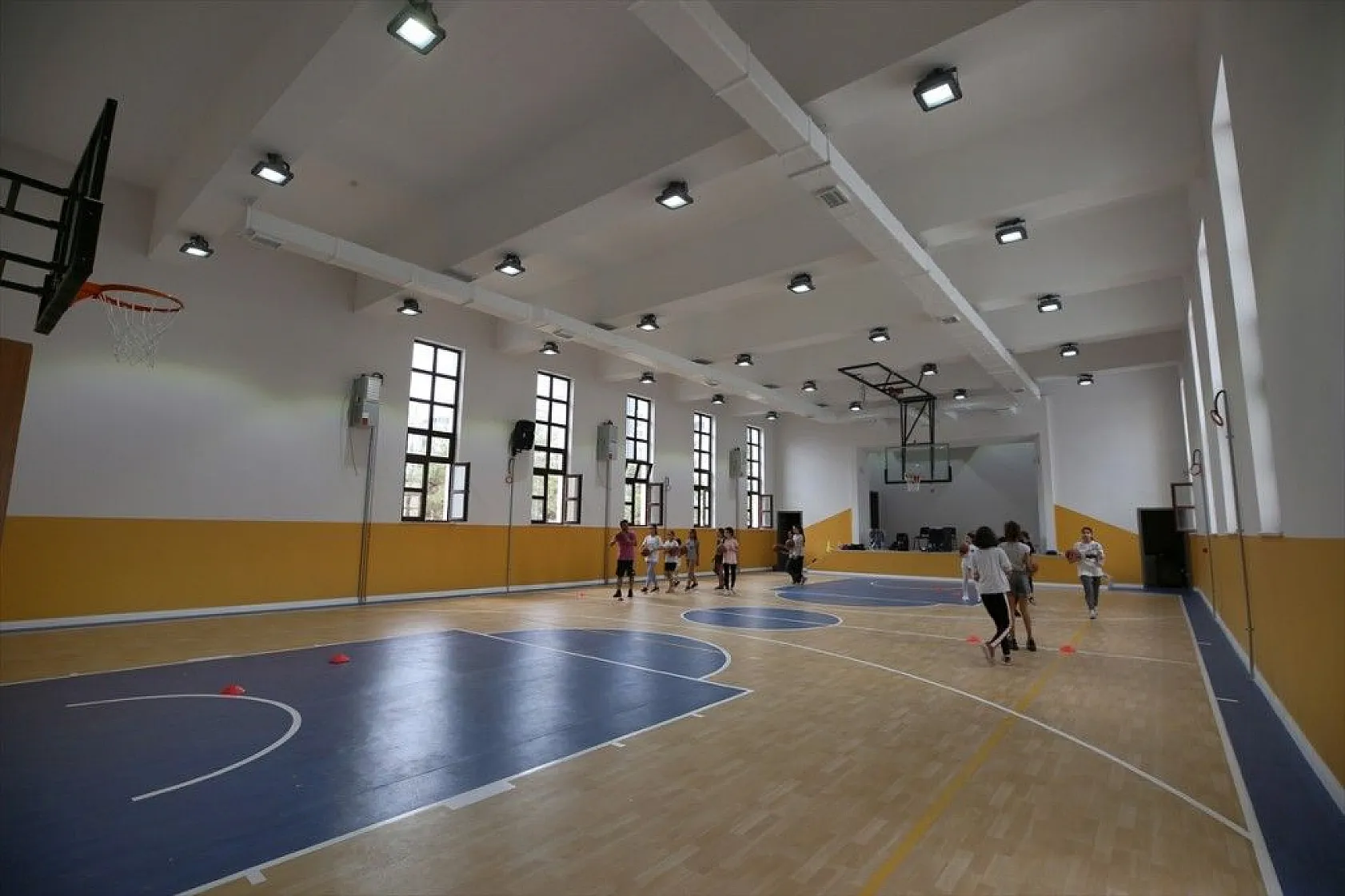 Depremin etkilediği Elazığ'da yeni okul binaları yükseliyor