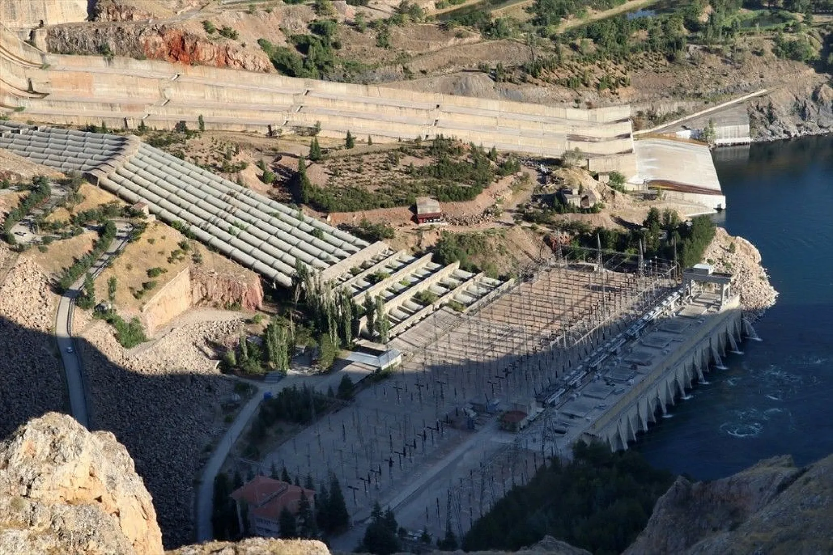 Keban Barajı ve HES 47 yılda ülke ekonomisine 151 milyar lira katkı sağladı