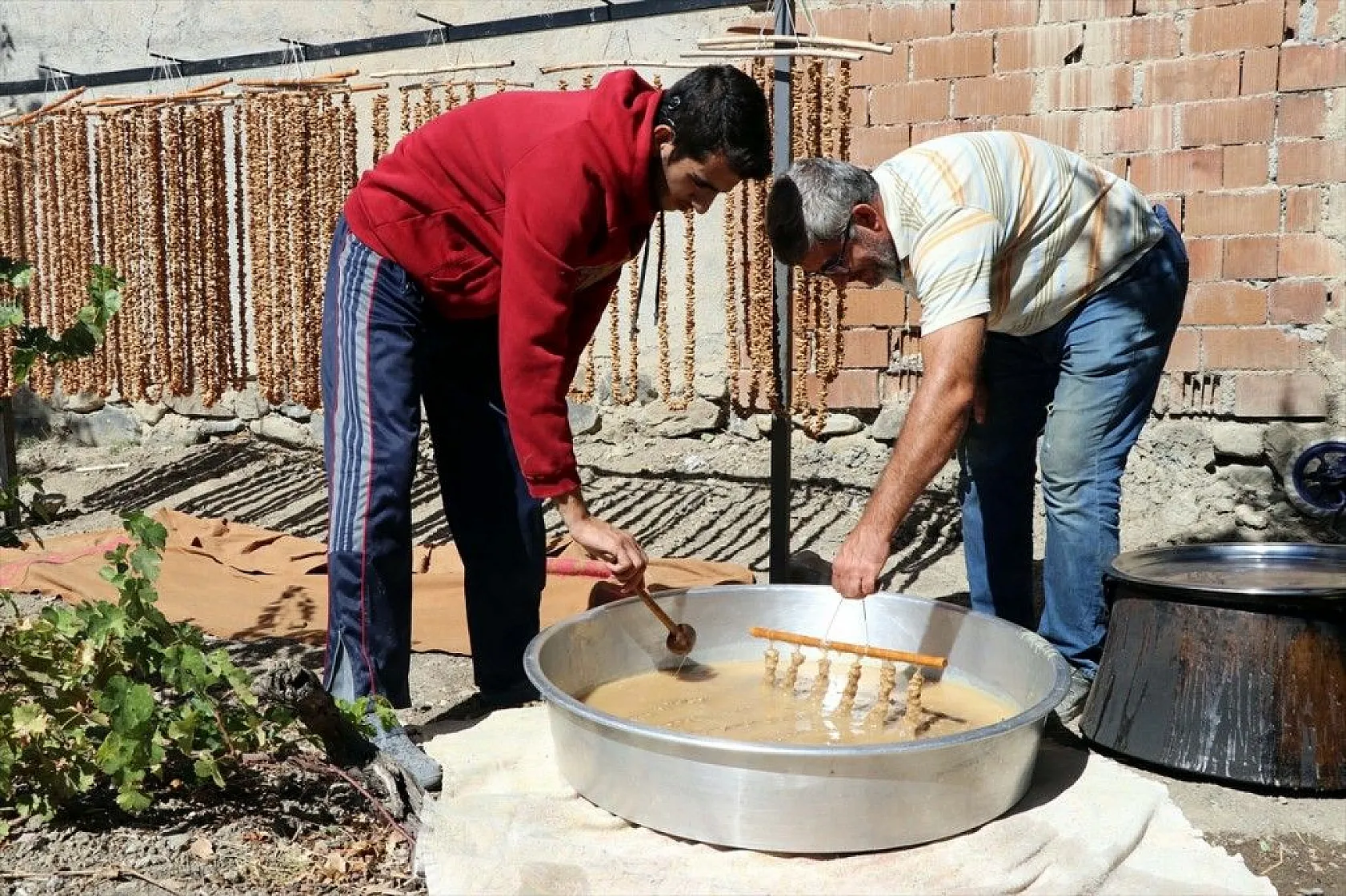 Kazanlar 'orcik' yapımı için kaynıyor