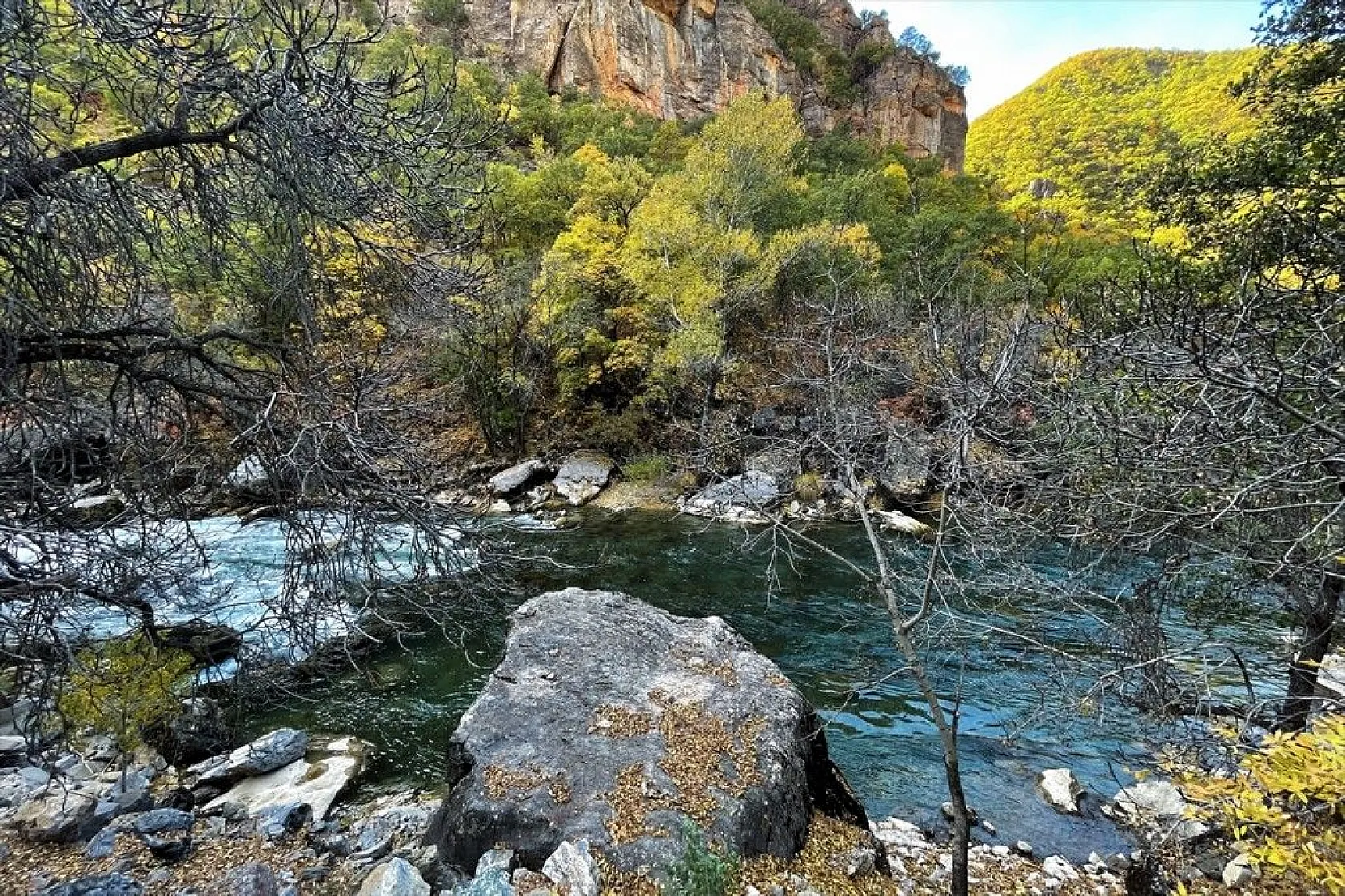 'Munzur Vadisi Milli Parkı' güz renklerine büründü