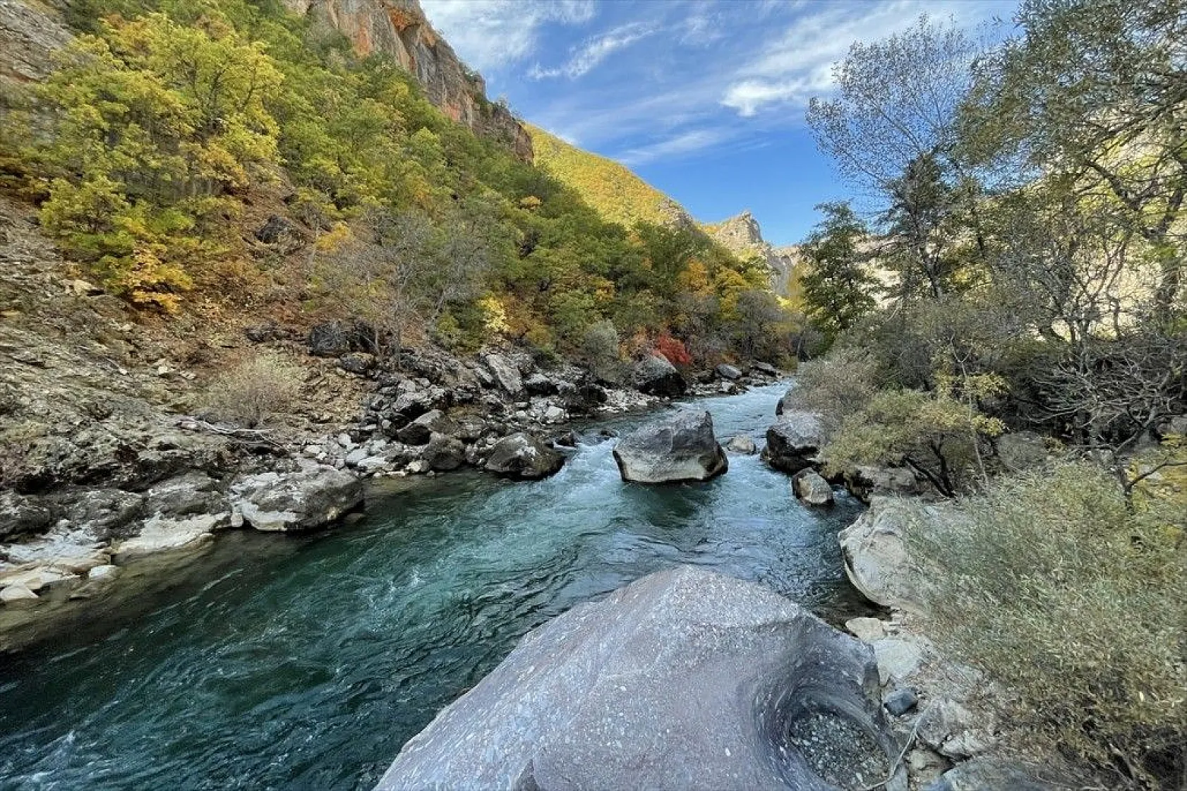 'Munzur Vadisi Milli Parkı' güz renklerine büründü