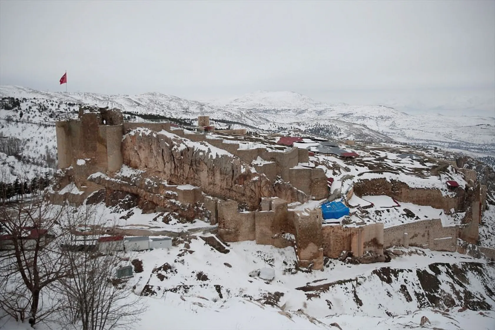Harput, kar yağışıyla birlikte göz kamaştırdı