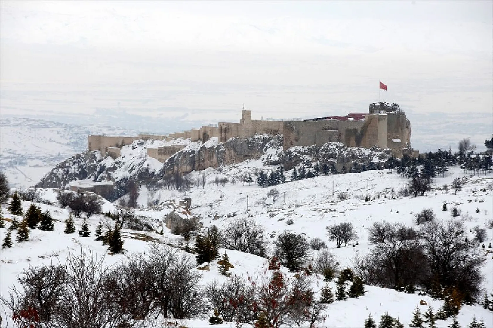Harput, kar yağışıyla birlikte göz kamaştırdı