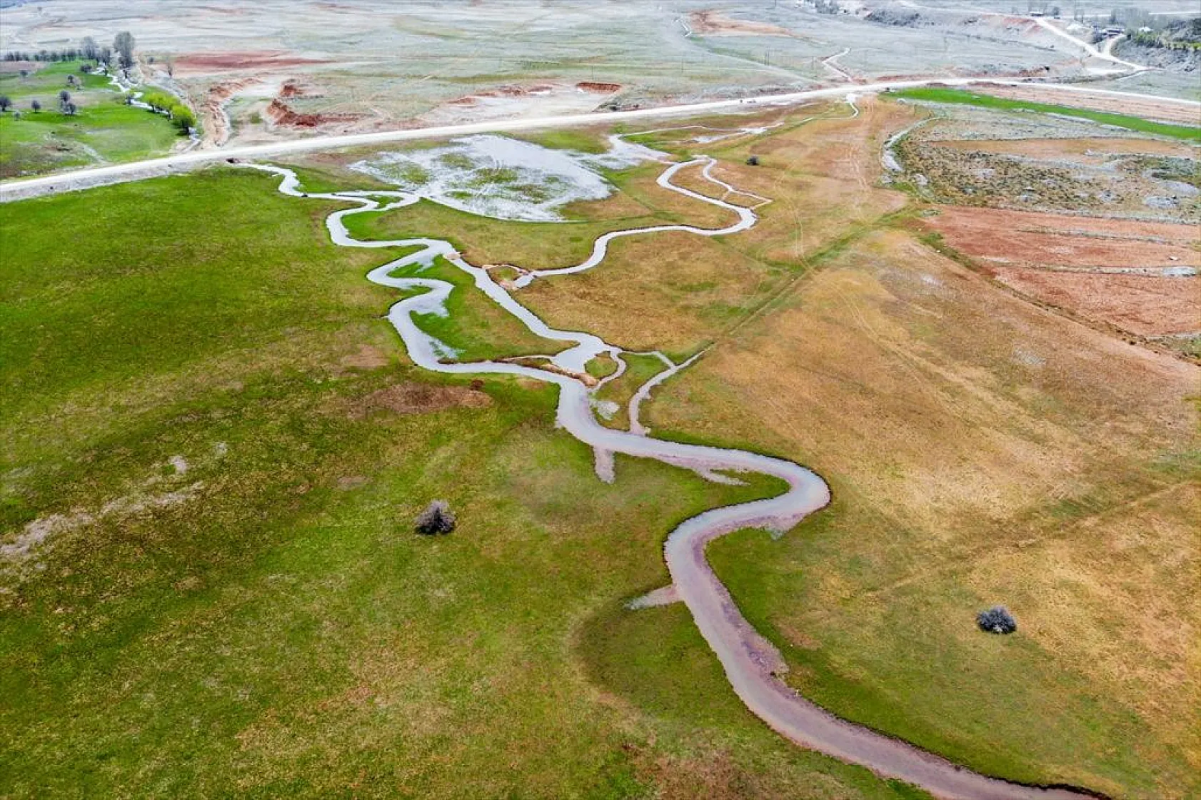 Tunceli'nin Gözeler köyündeki mendereslerde ilkbahar güzelliği