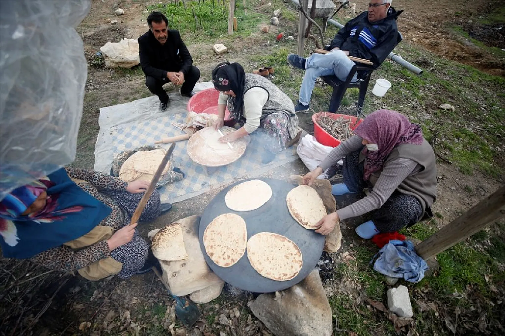 'Sac ekmeği' köy sofralarına lezzet katıyor