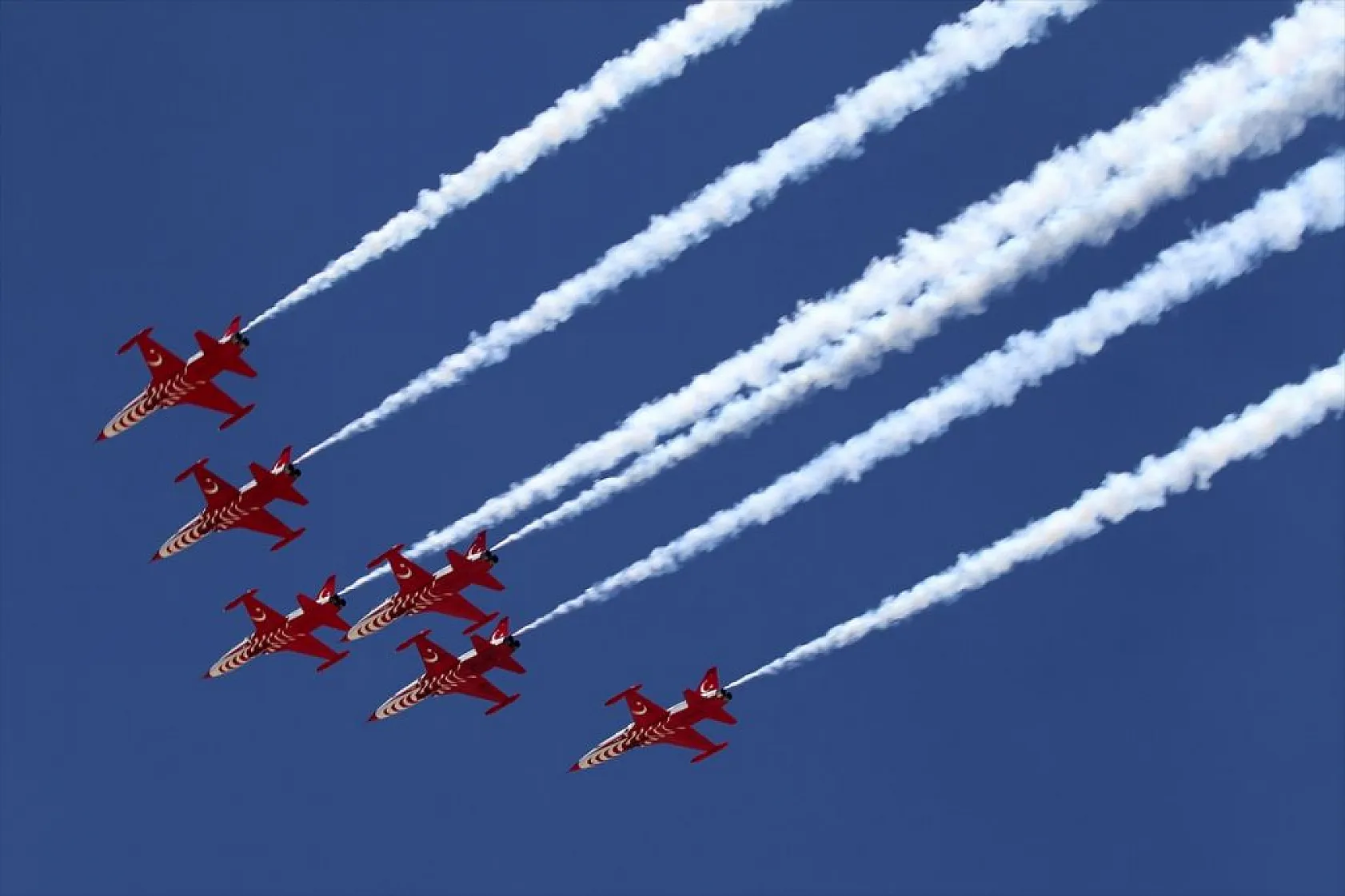 Türk Yıldızları'ndan hayran bırakan gösteri