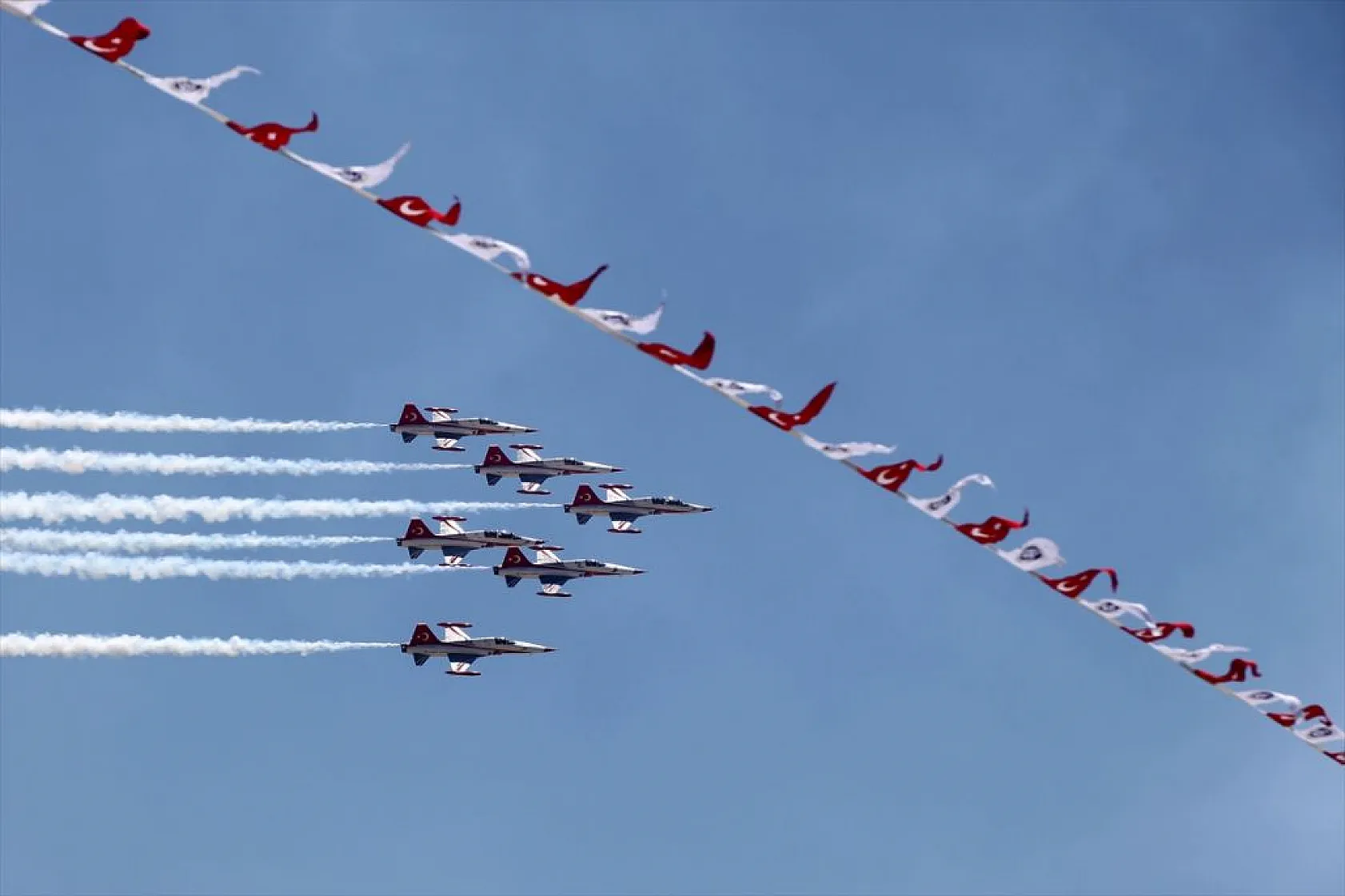 Türk Yıldızları'ndan hayran bırakan gösteri