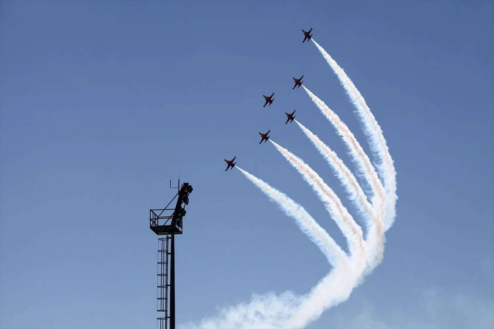 Türk Yıldızları'ndan hayran bırakan gösteri