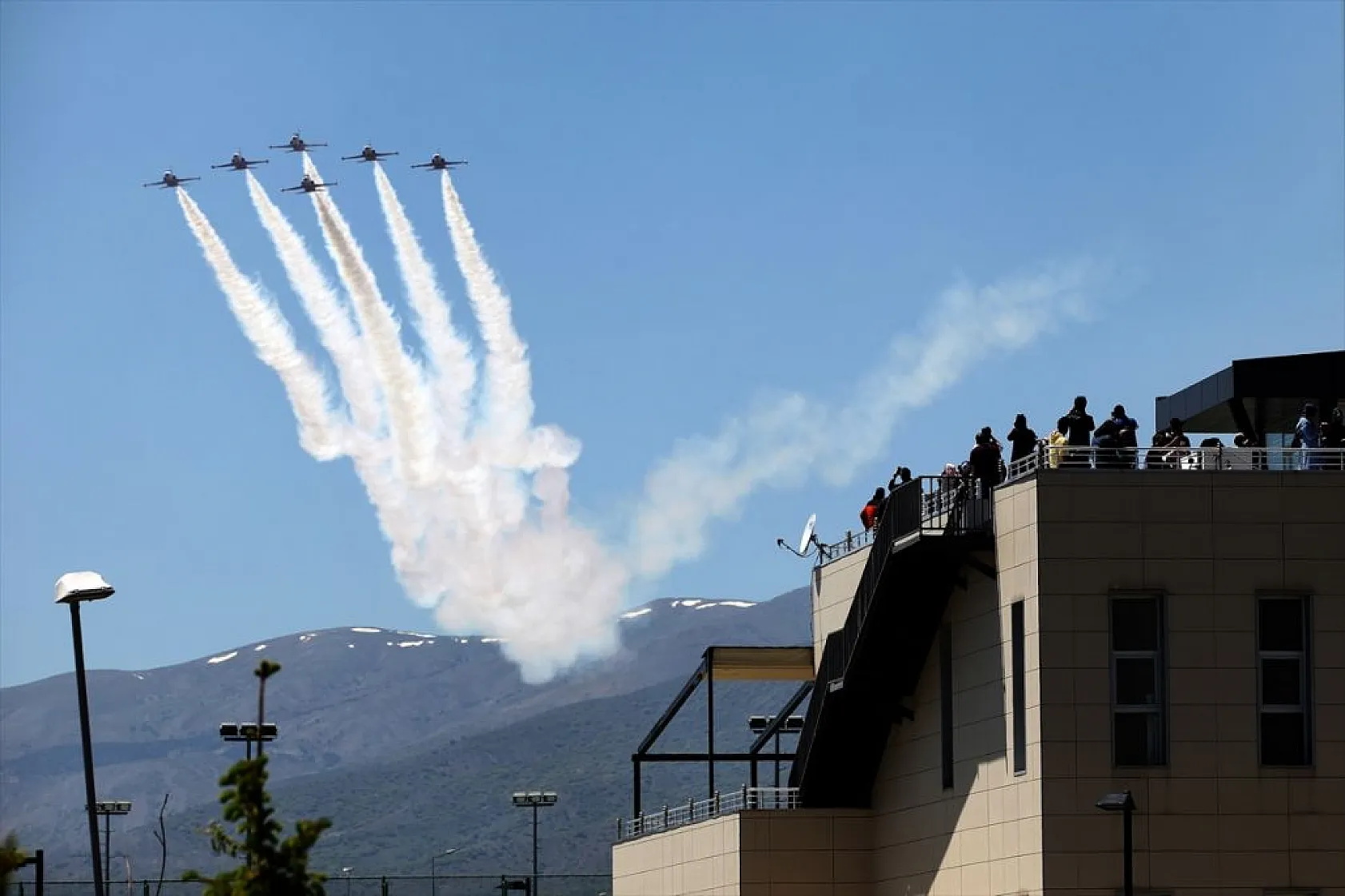 Türk Yıldızları'ndan hayran bırakan gösteri