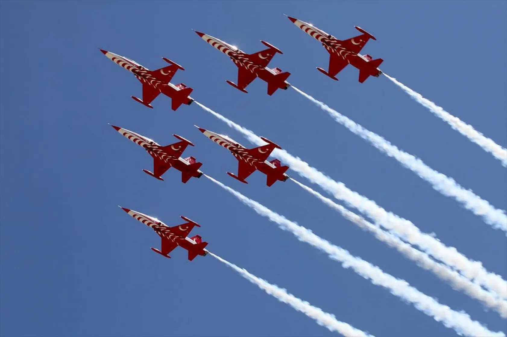 Türk Yıldızları'ndan hayran bırakan gösteri