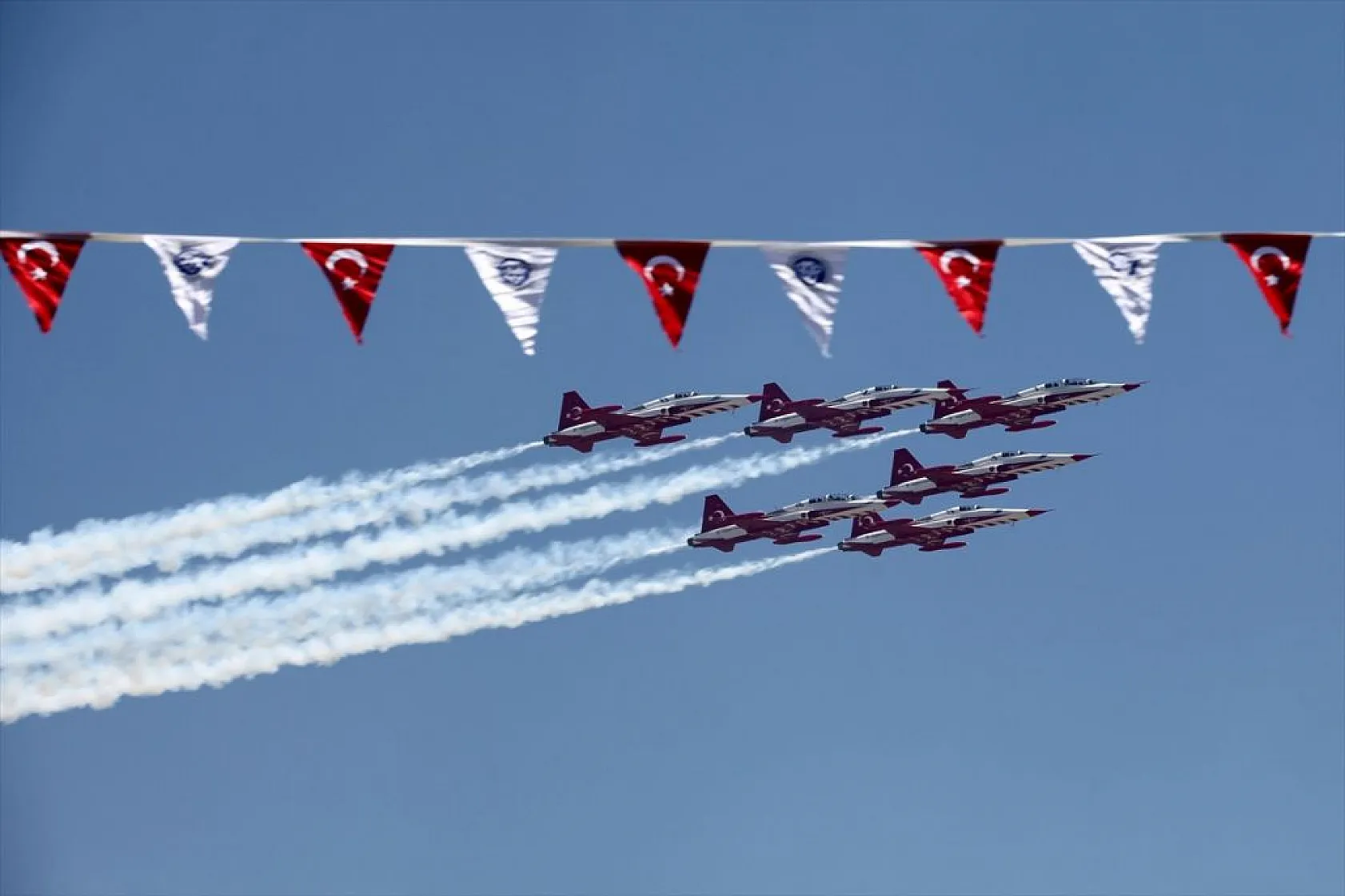 Türk Yıldızları'ndan hayran bırakan gösteri