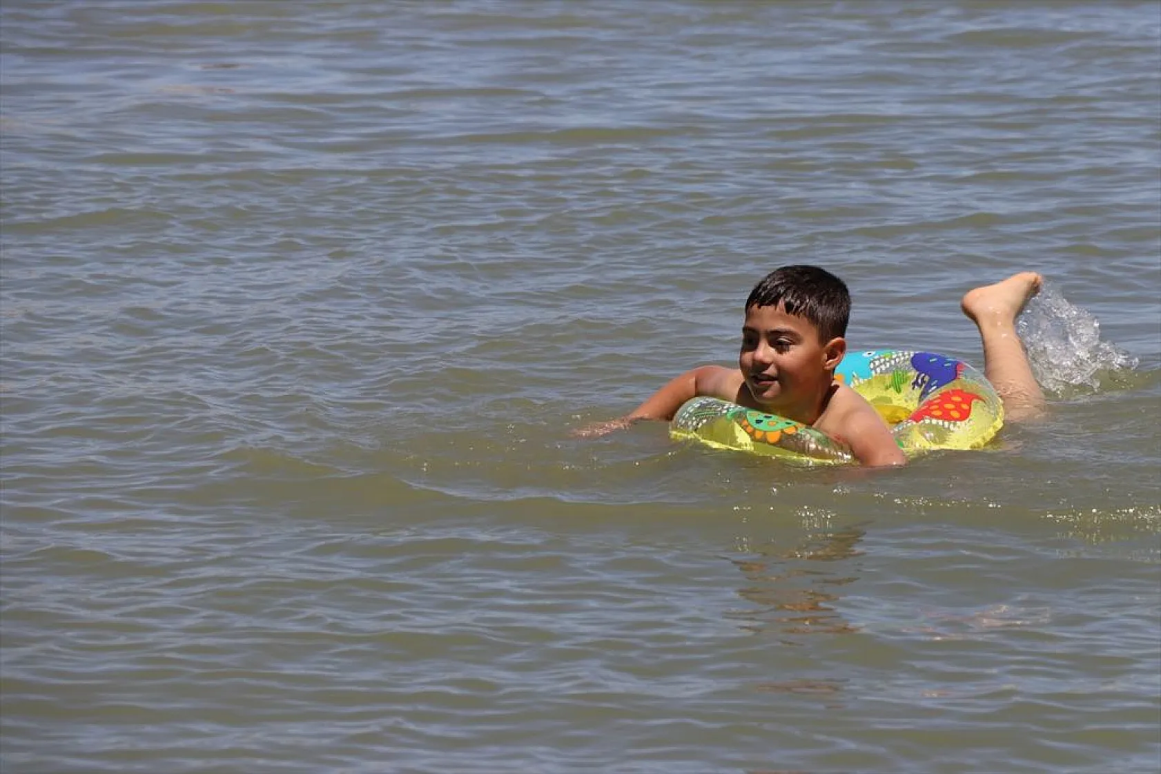 Hazar Gölü sahillerinde bayram bereketi