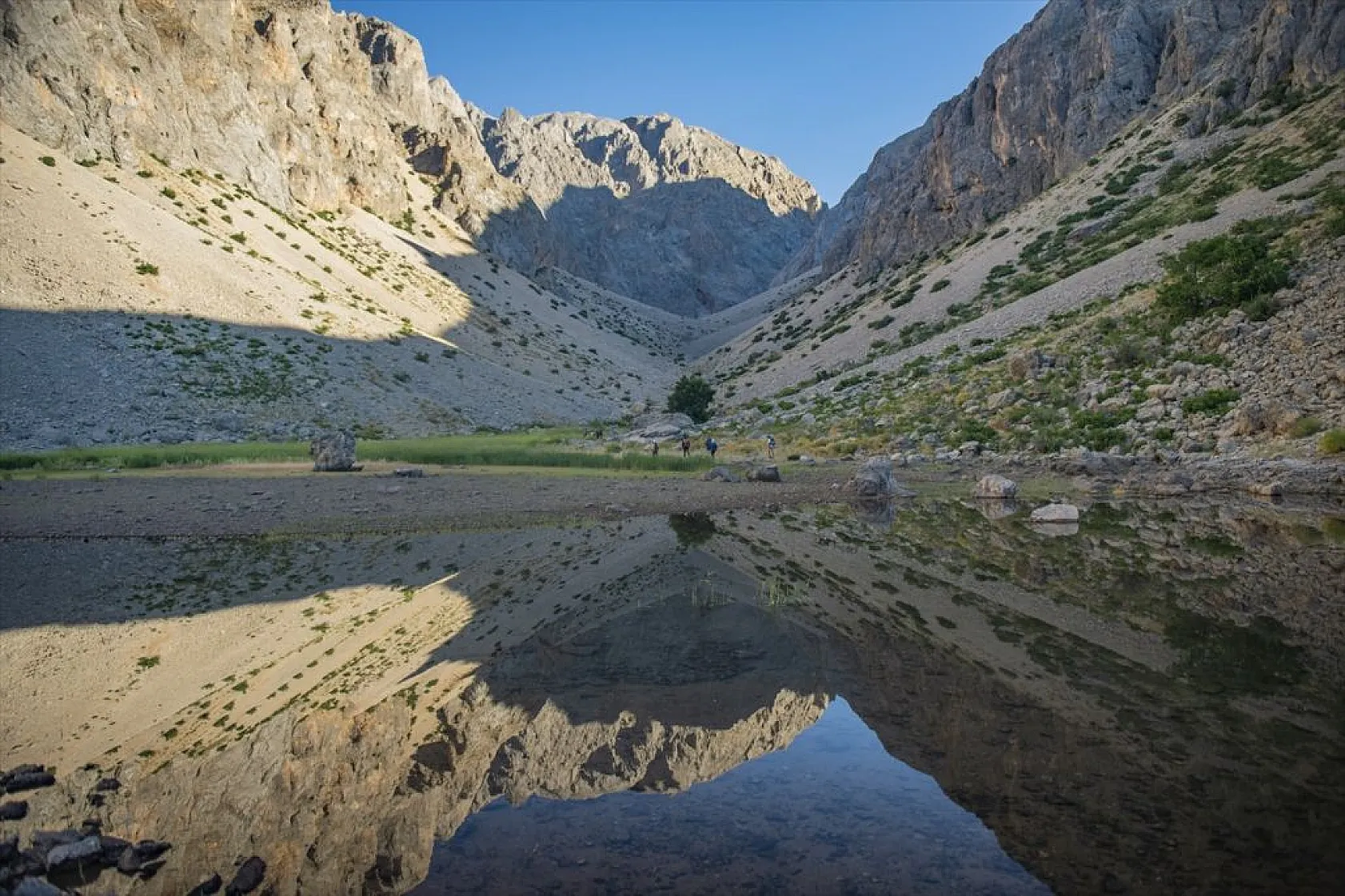 Karagöl, doğal güzelliğiyle doğaseverleri ağırlıyor