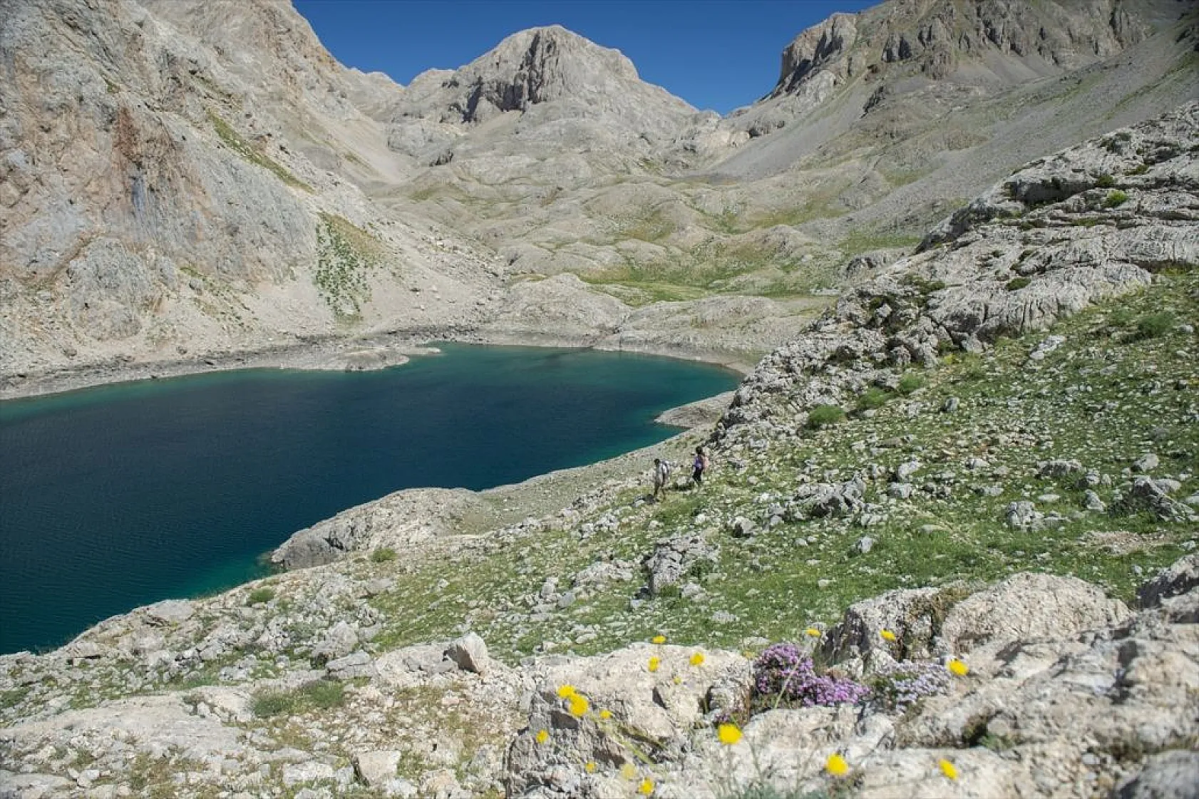 Karagöl, doğal güzelliğiyle doğaseverleri ağırlıyor